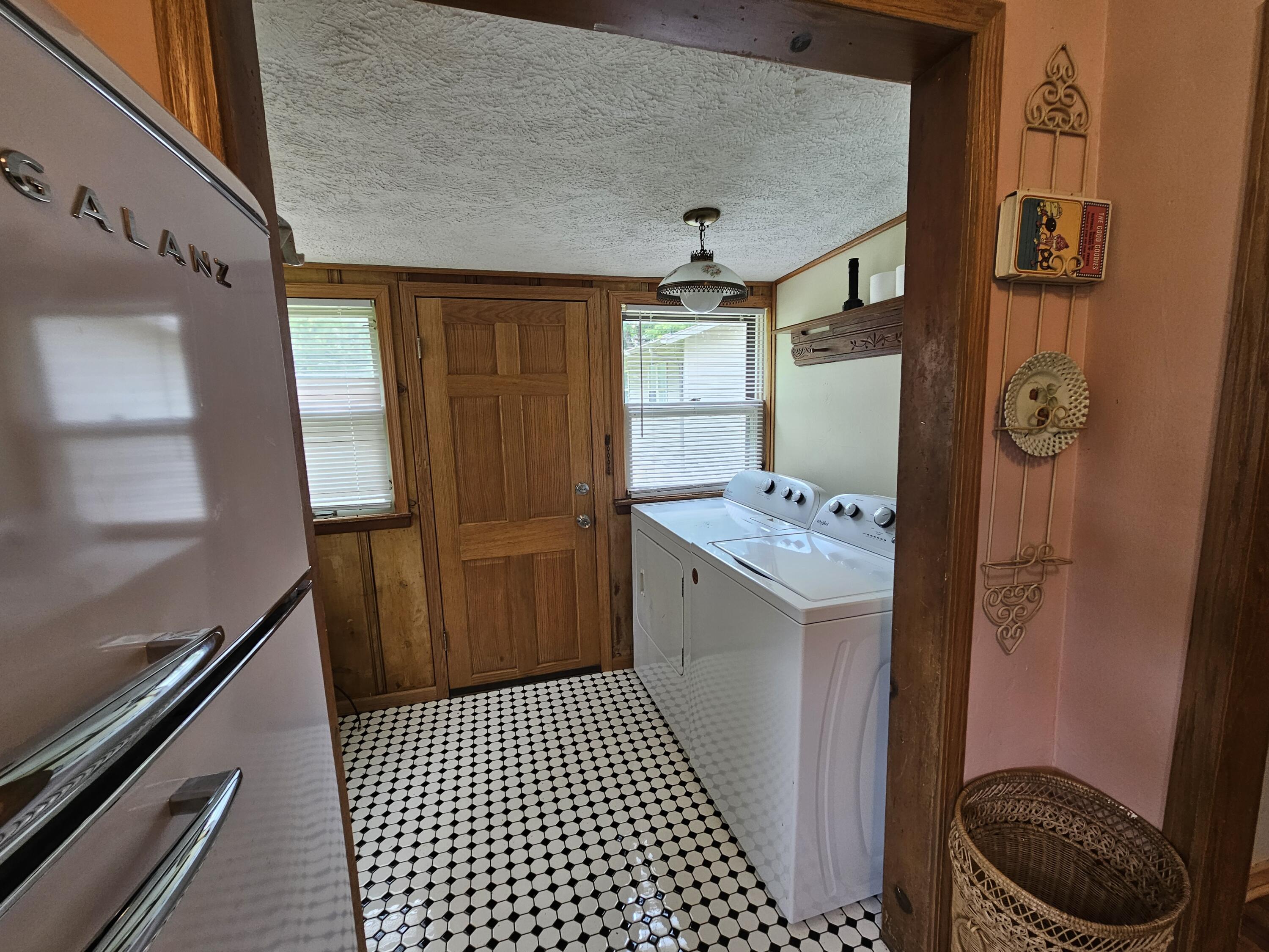 312 West Locust Street Property Photo 12