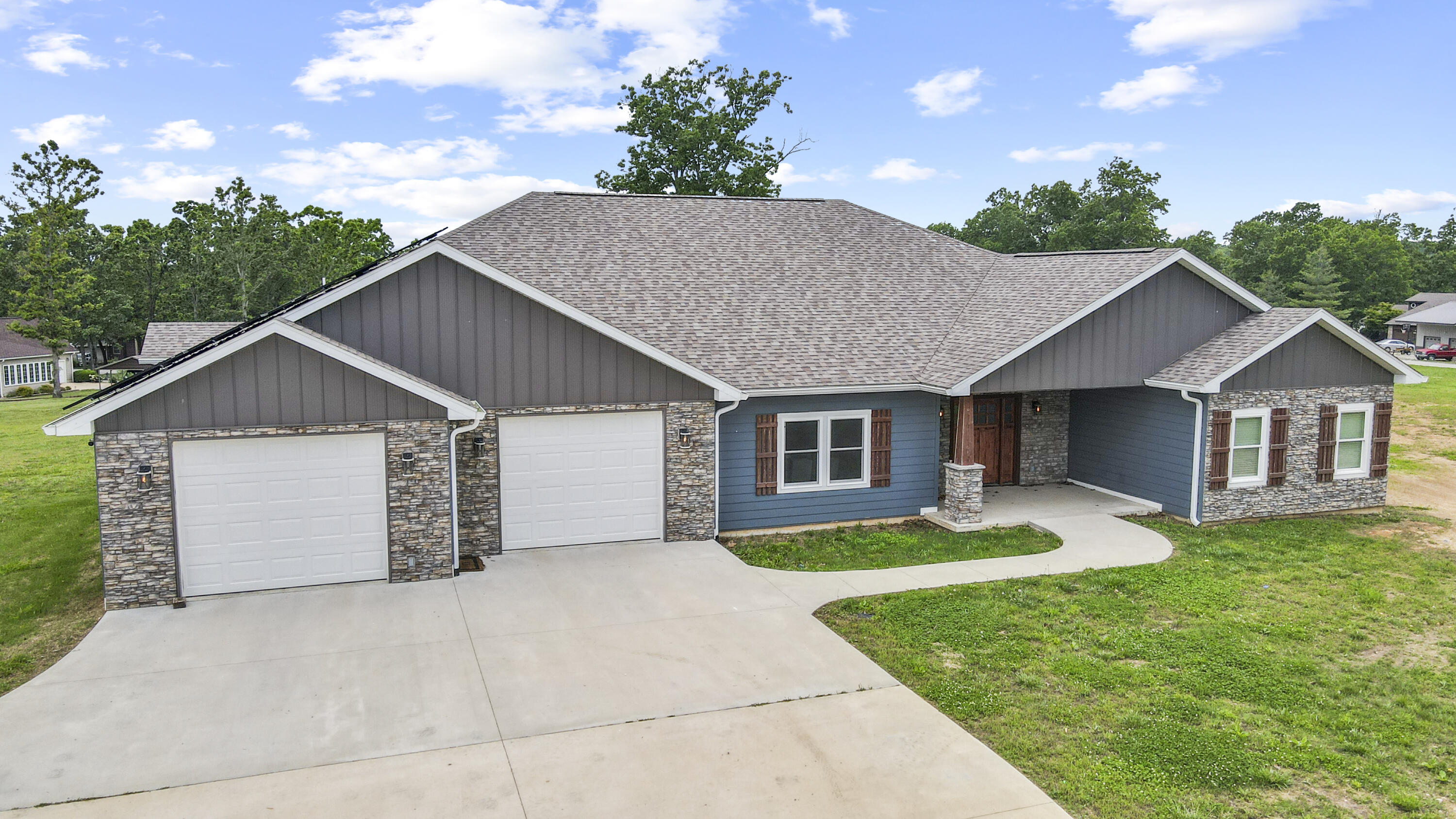 5714 Private Road 8072 Property Photo 4
