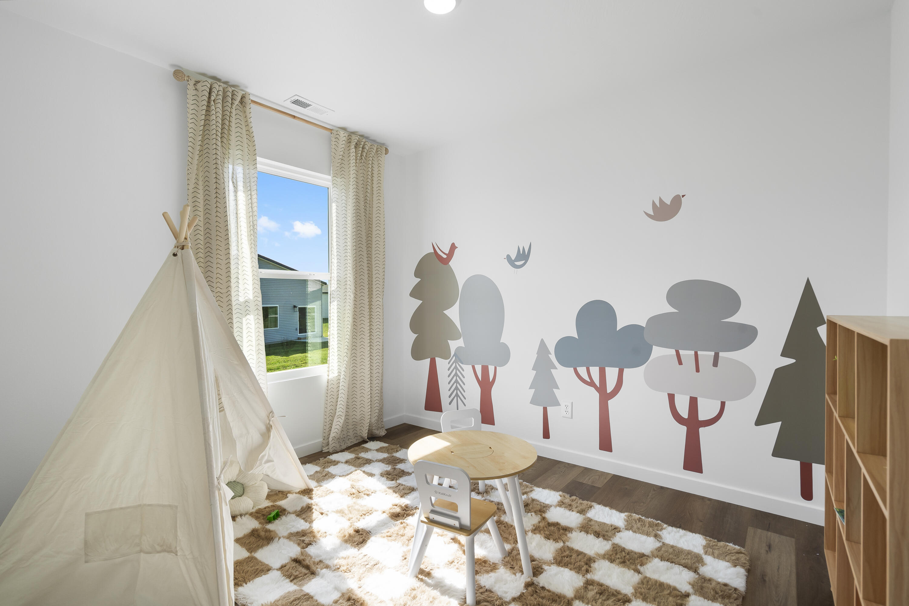 233 Newport Avenue Property Photo 20