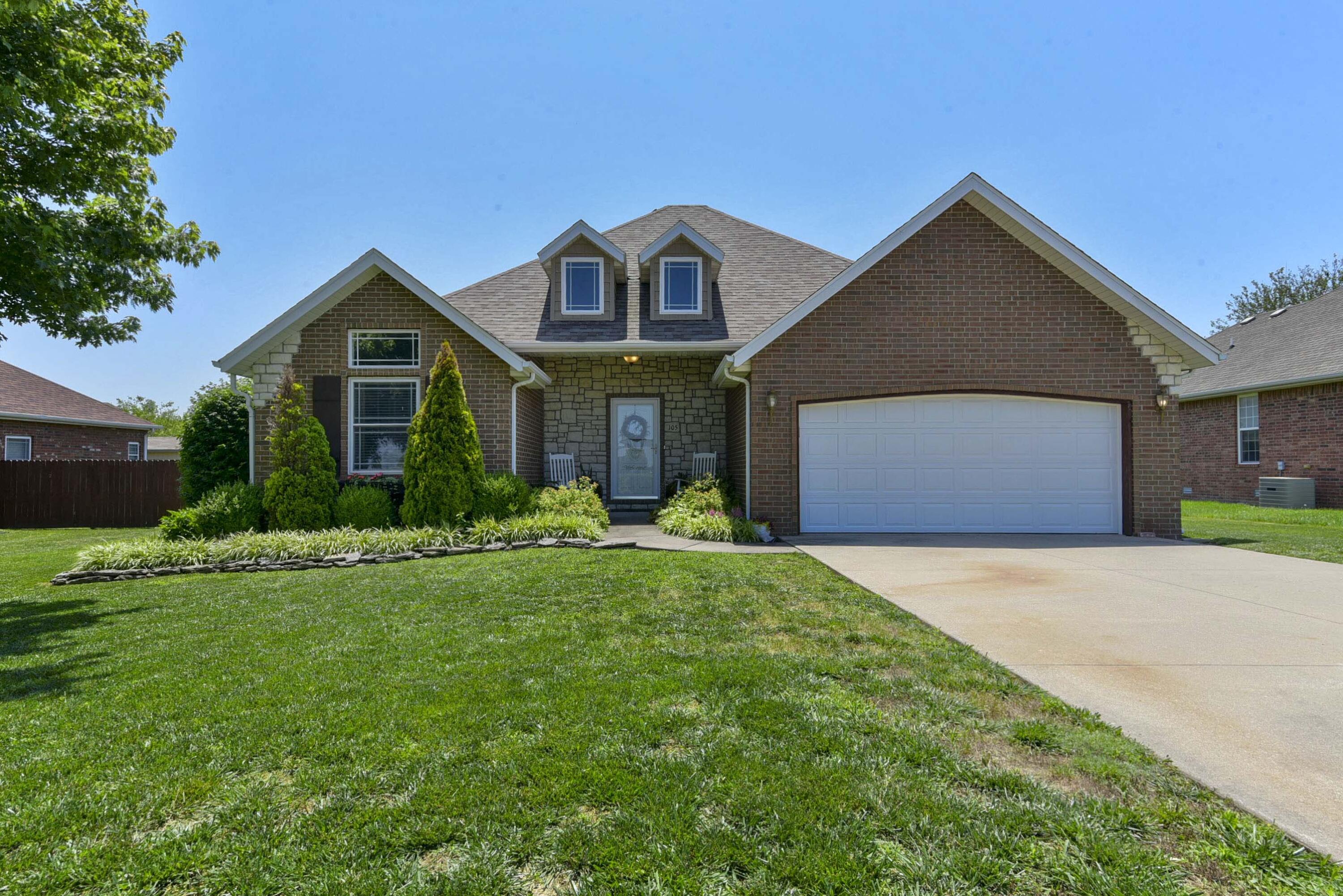 105 Deer Run Property Photo 1