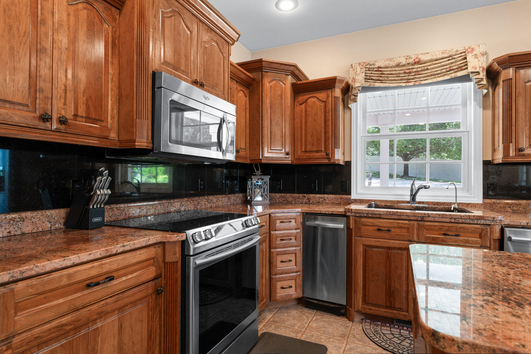 160 Brookside Court Property Photo 16