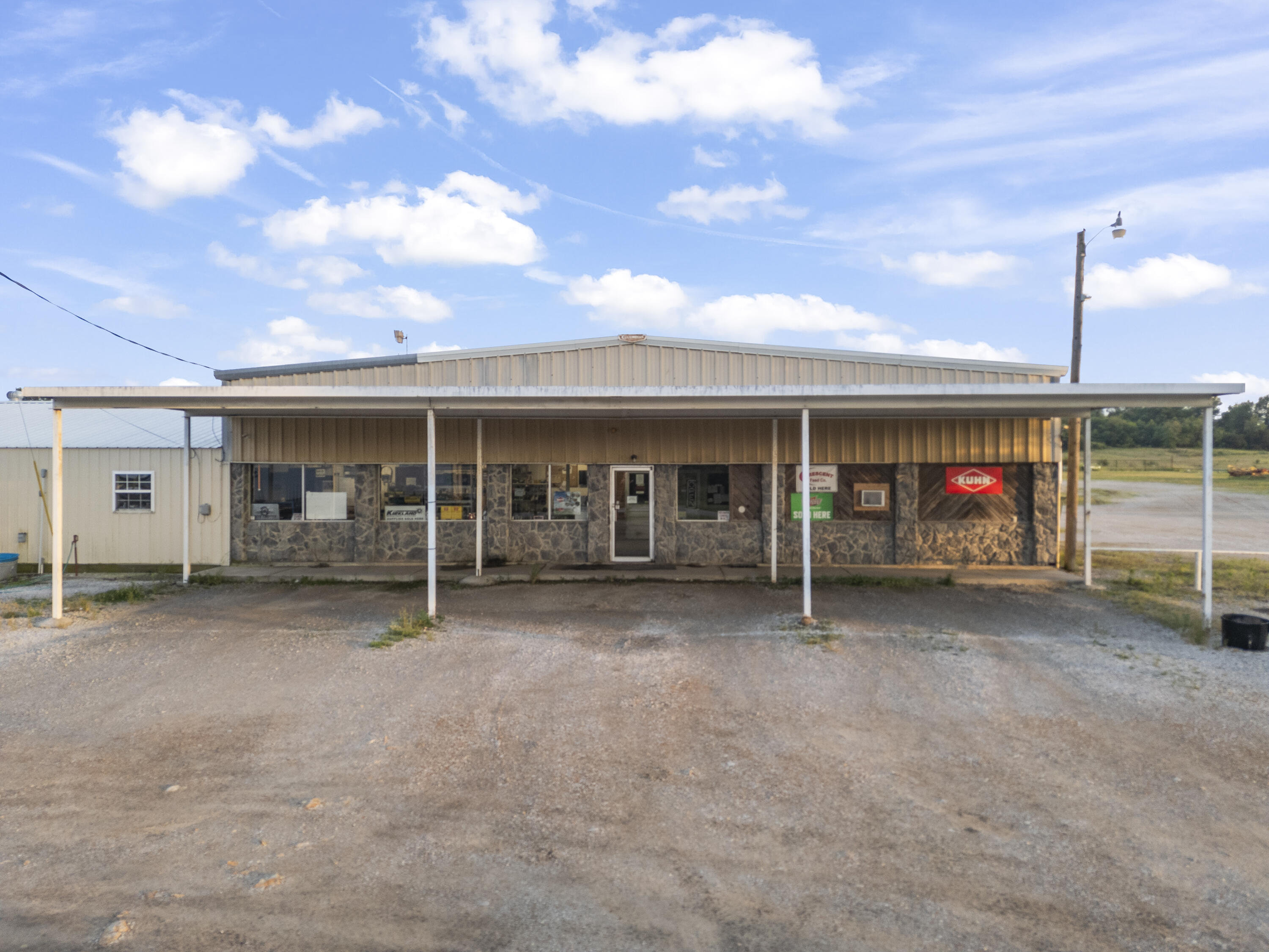 60 East Highway 54 Property Photo 1
