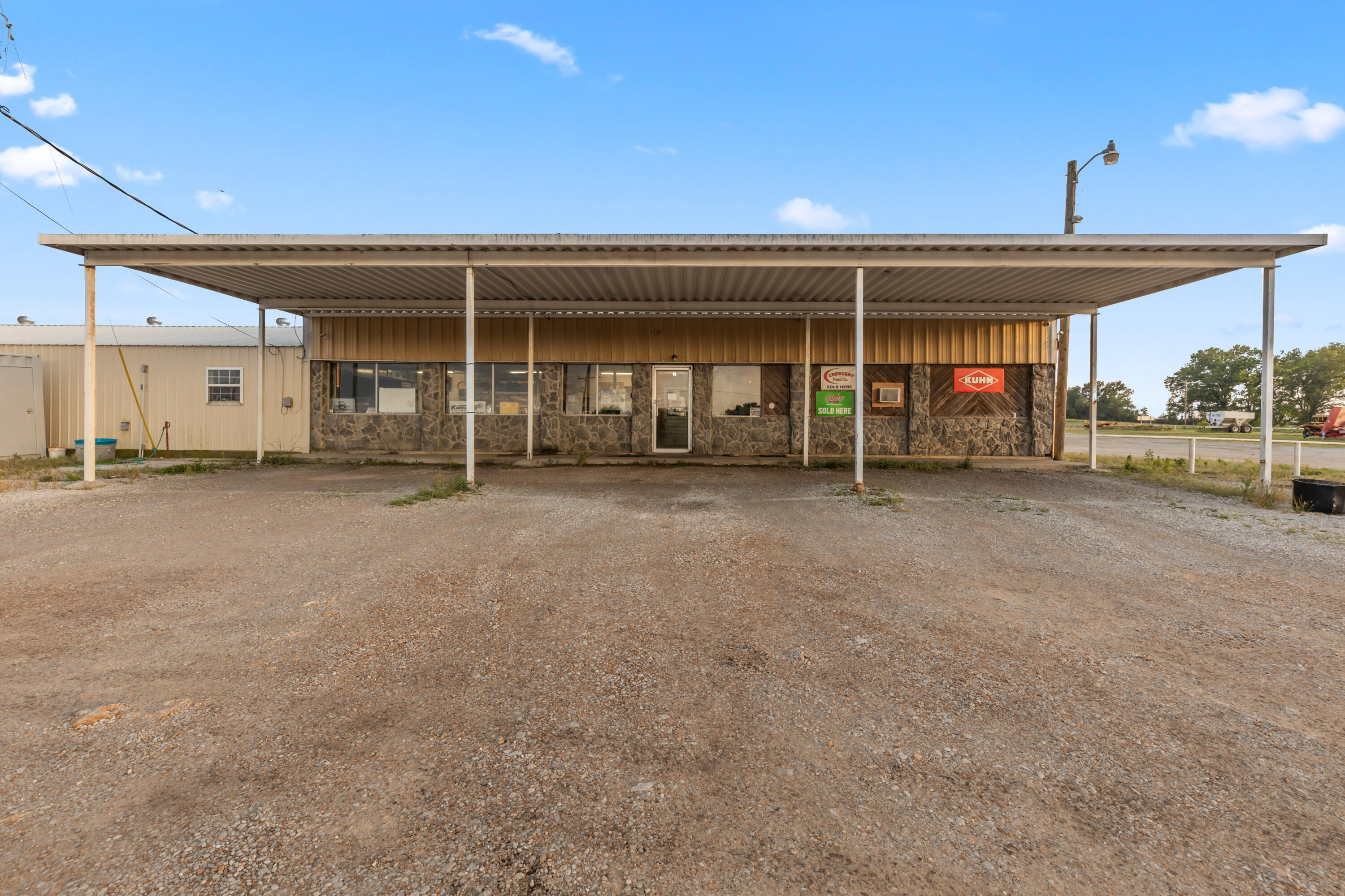 60 East Highway 54 Property Photo 50