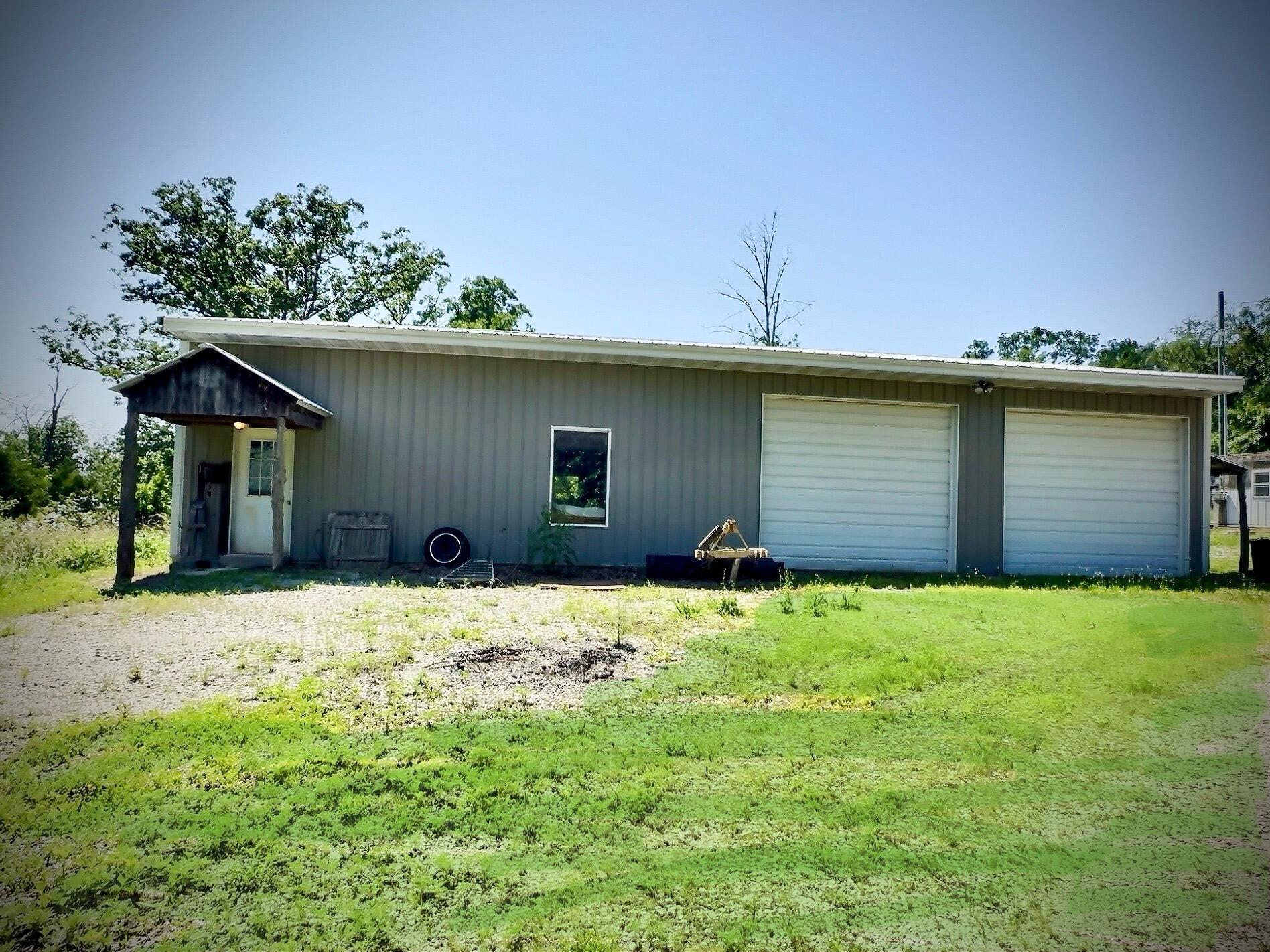 3385 Southwest Highway V V Property Photo 5