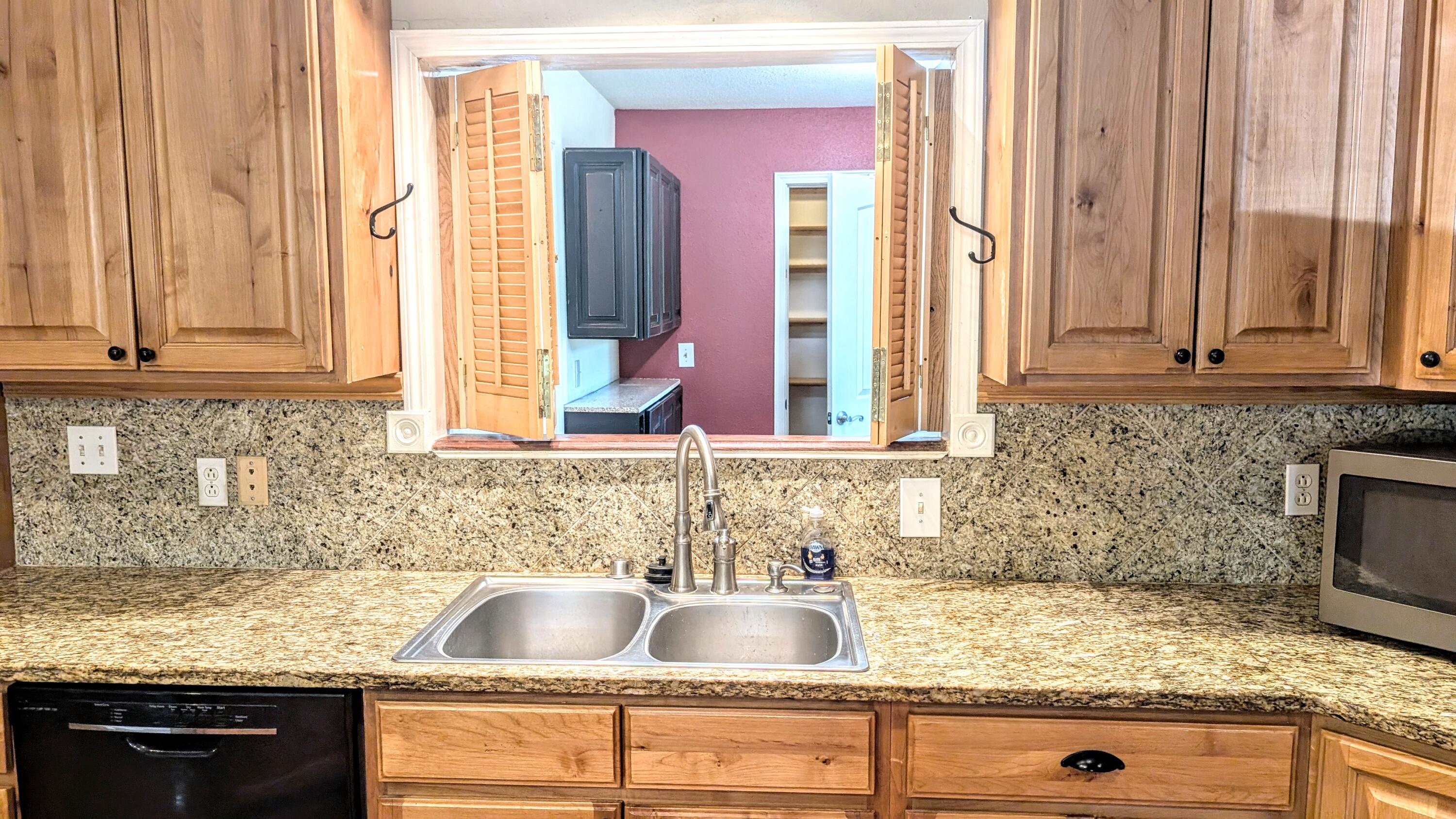 3385 Southwest Highway V V Property Photo 18