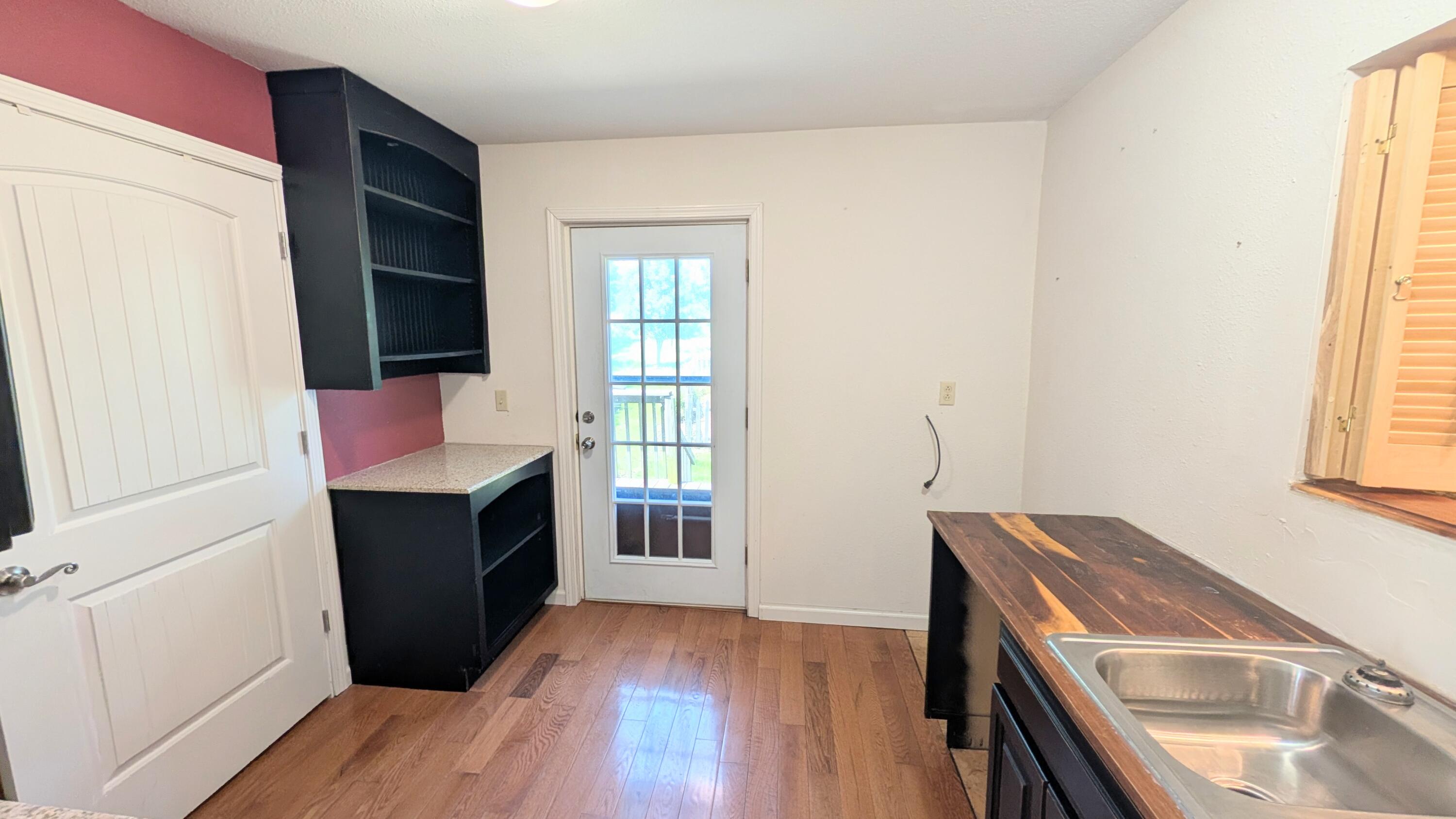 3385 Southwest Highway V V Property Photo 25