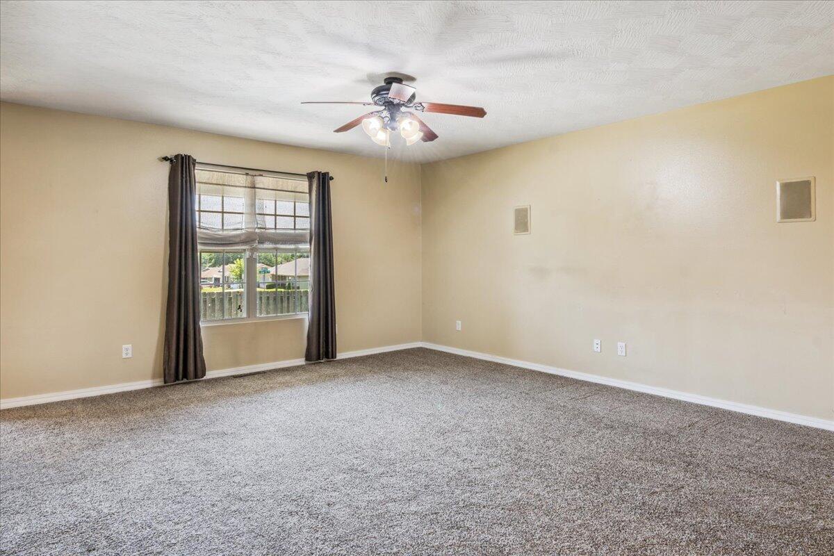 2174 East Chelsea Street Property Photo 7