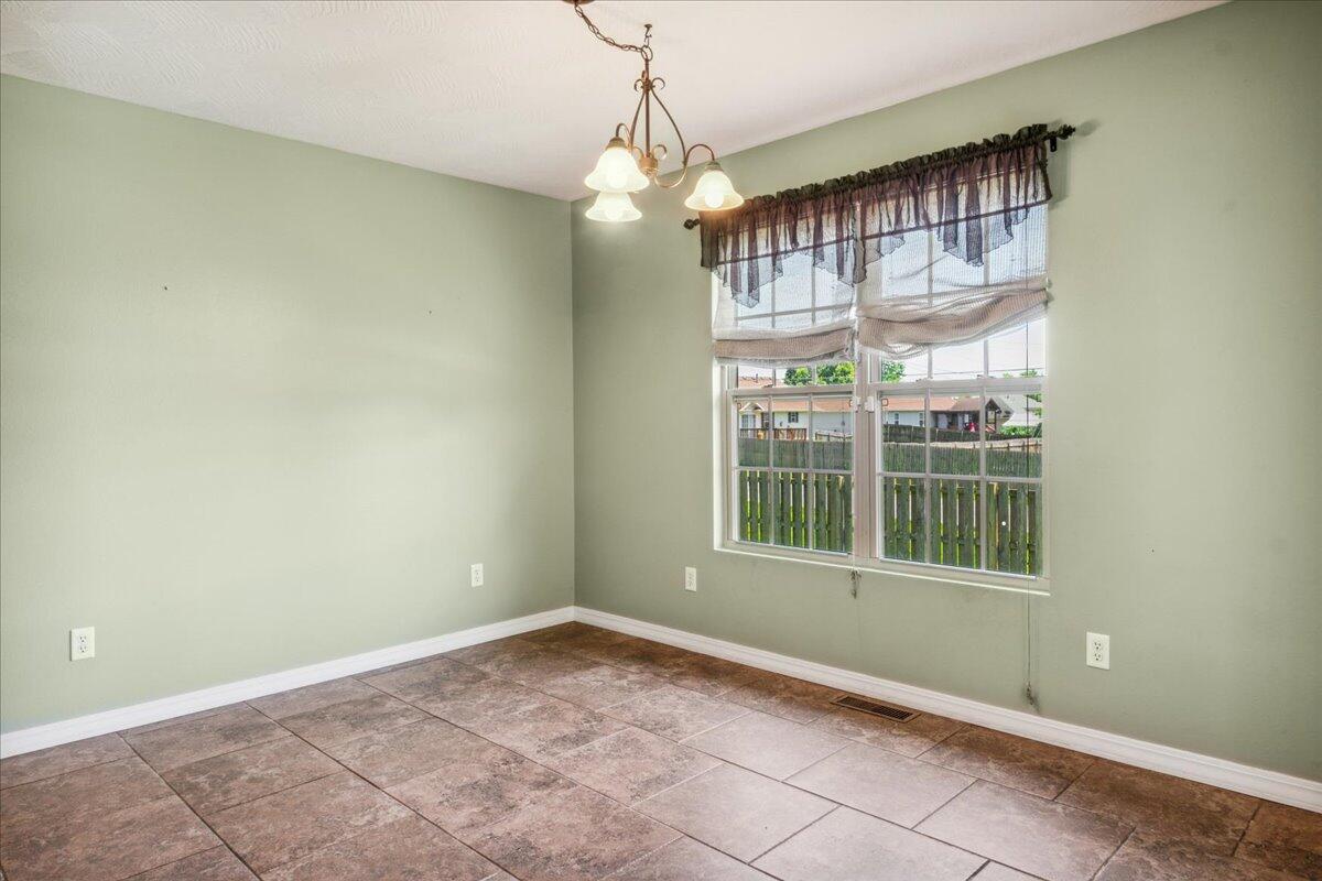 2174 East Chelsea Street Property Photo 16