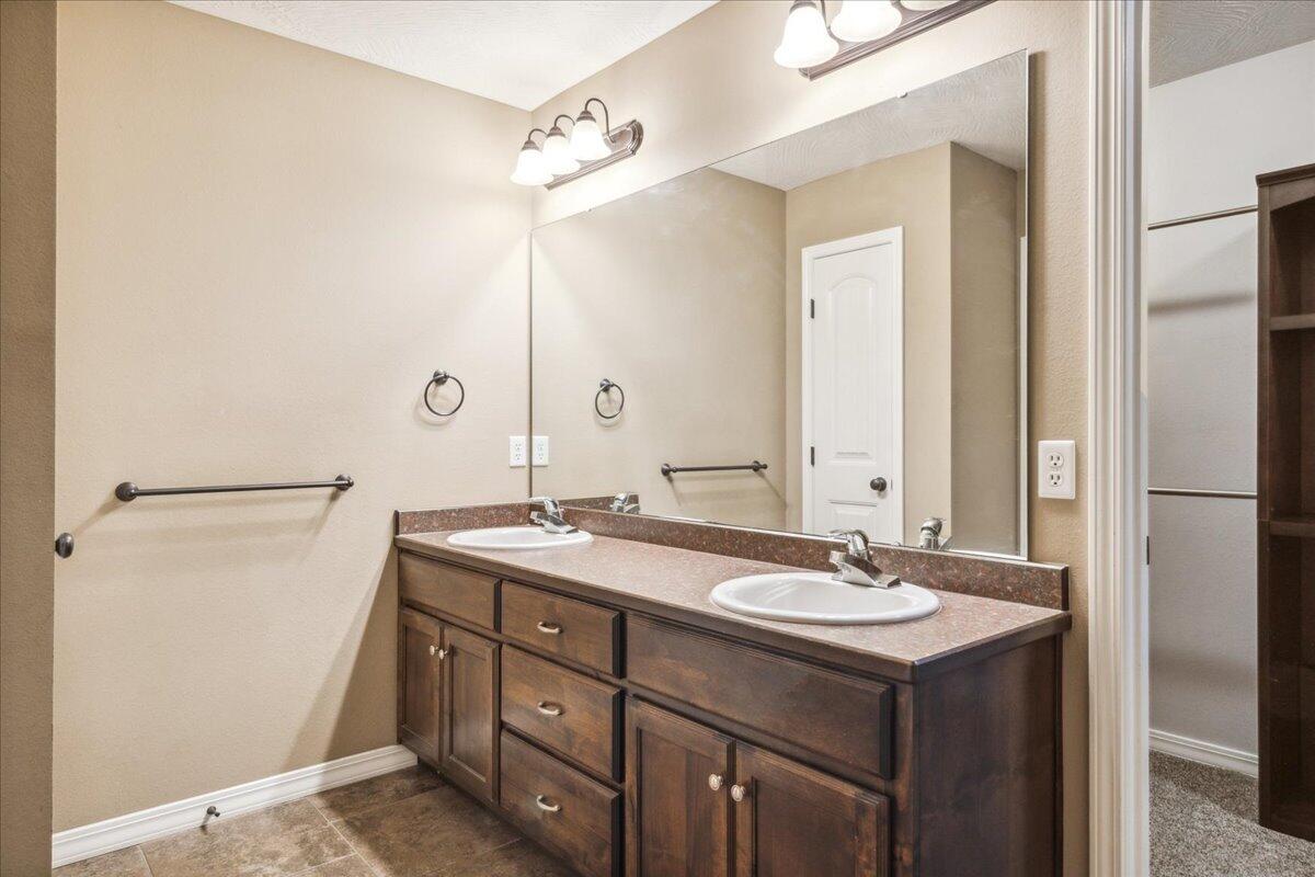2174 East Chelsea Street Property Photo 20