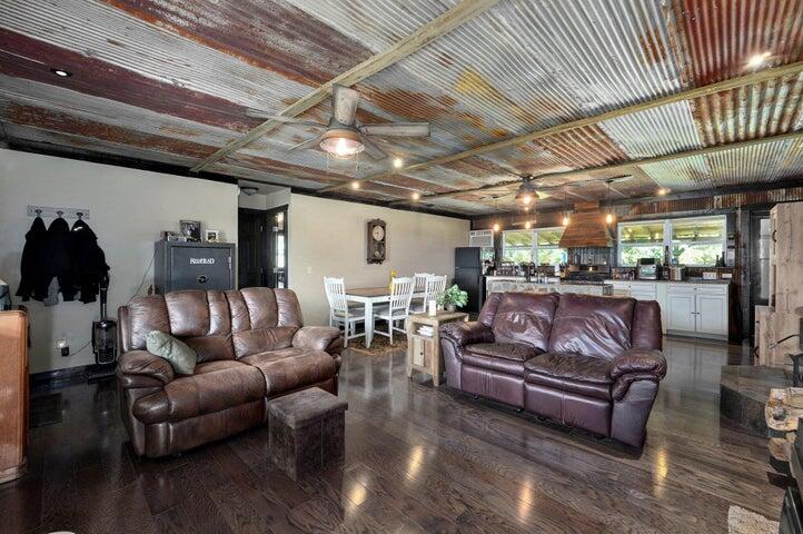 31 Mulberry Lane Property Photo 17