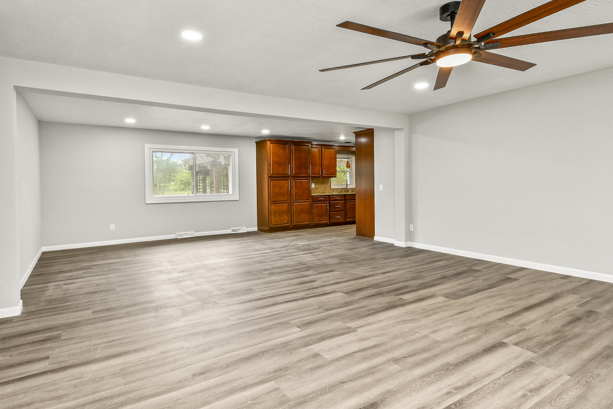 7047 West Lone Oak Street Property Photo 8