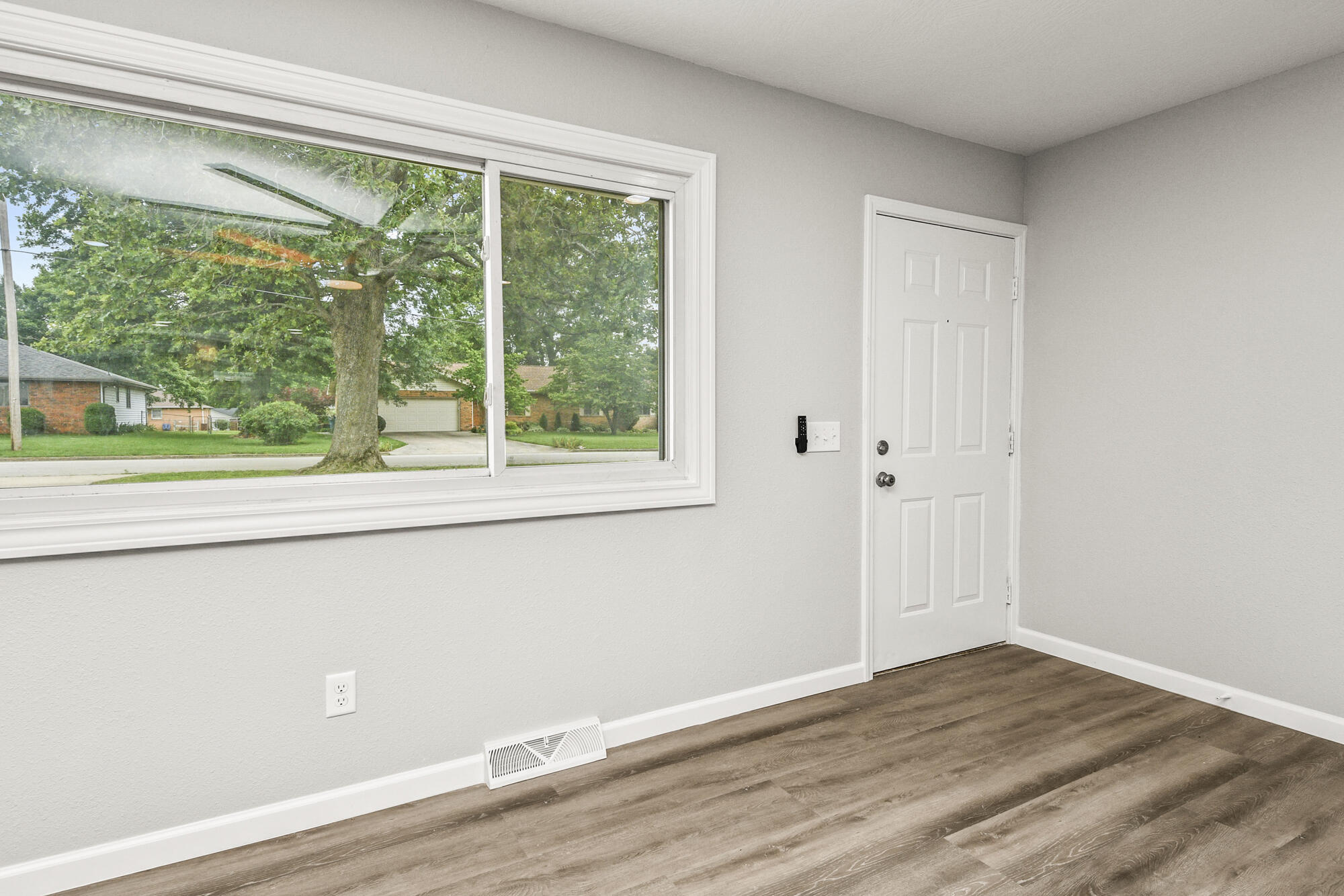 7047 West Lone Oak Street Property Photo 10