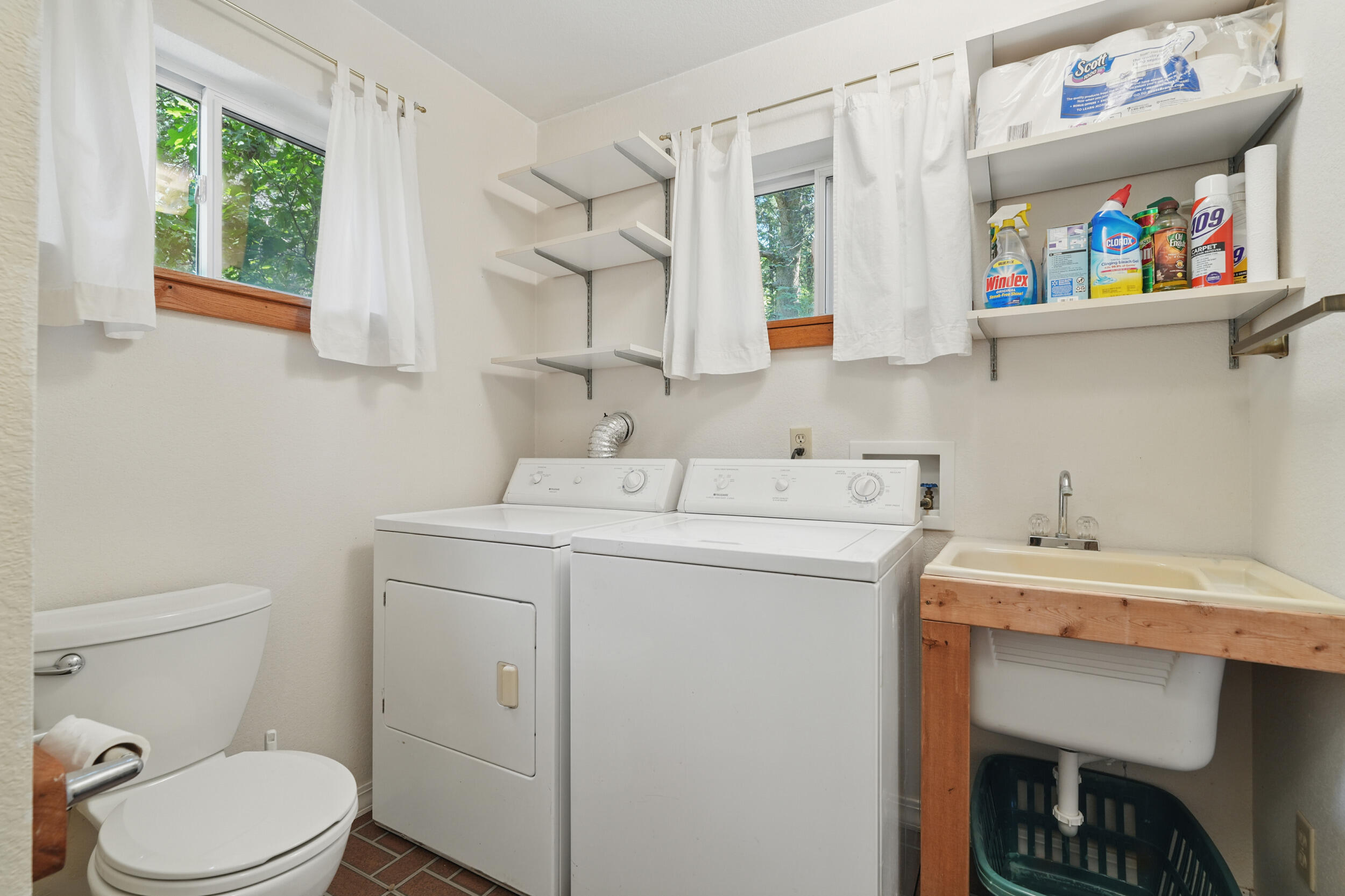 123 Half Circle Circle Property Photo 18