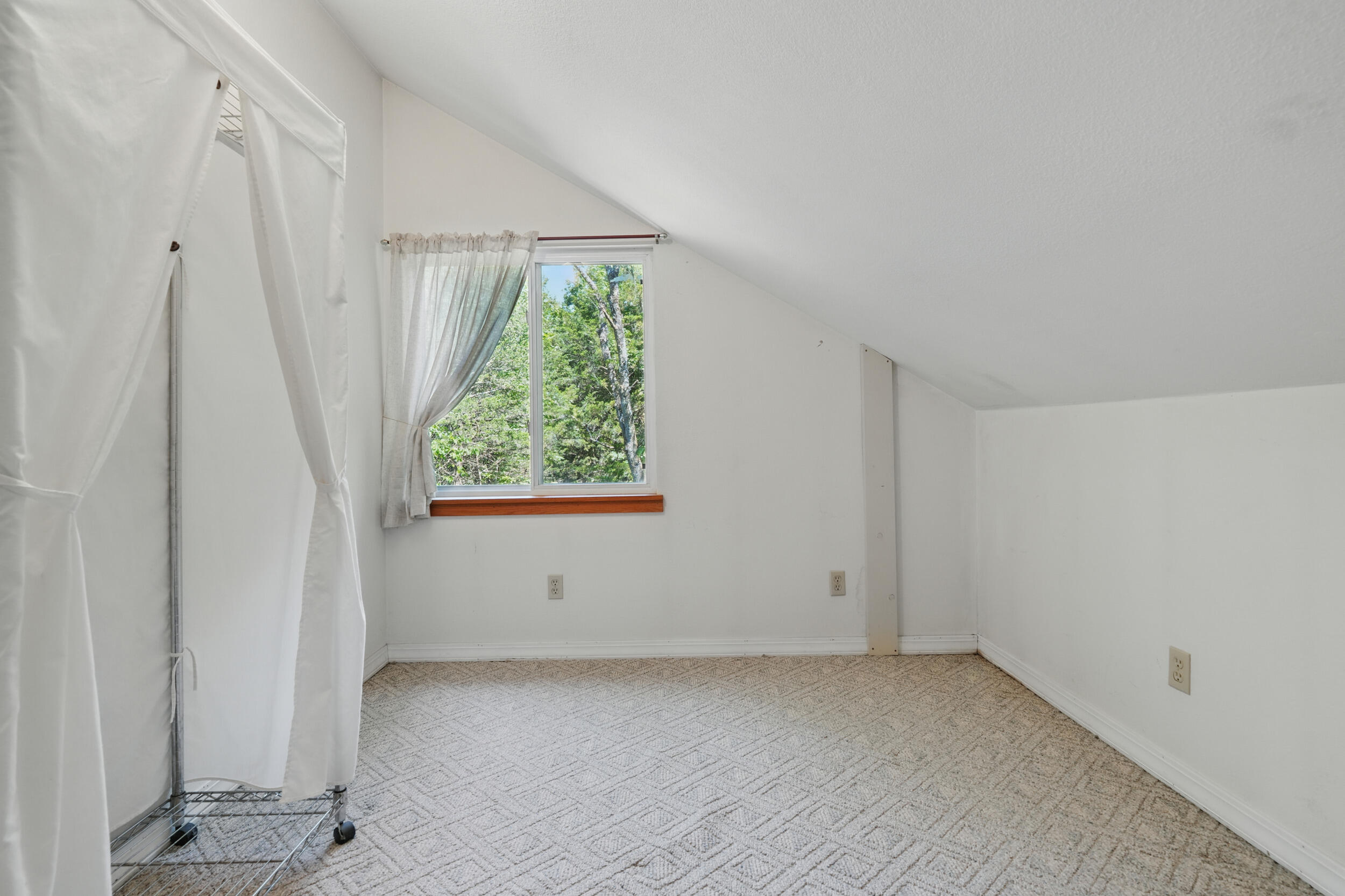 123 Half Circle Circle Property Photo 22