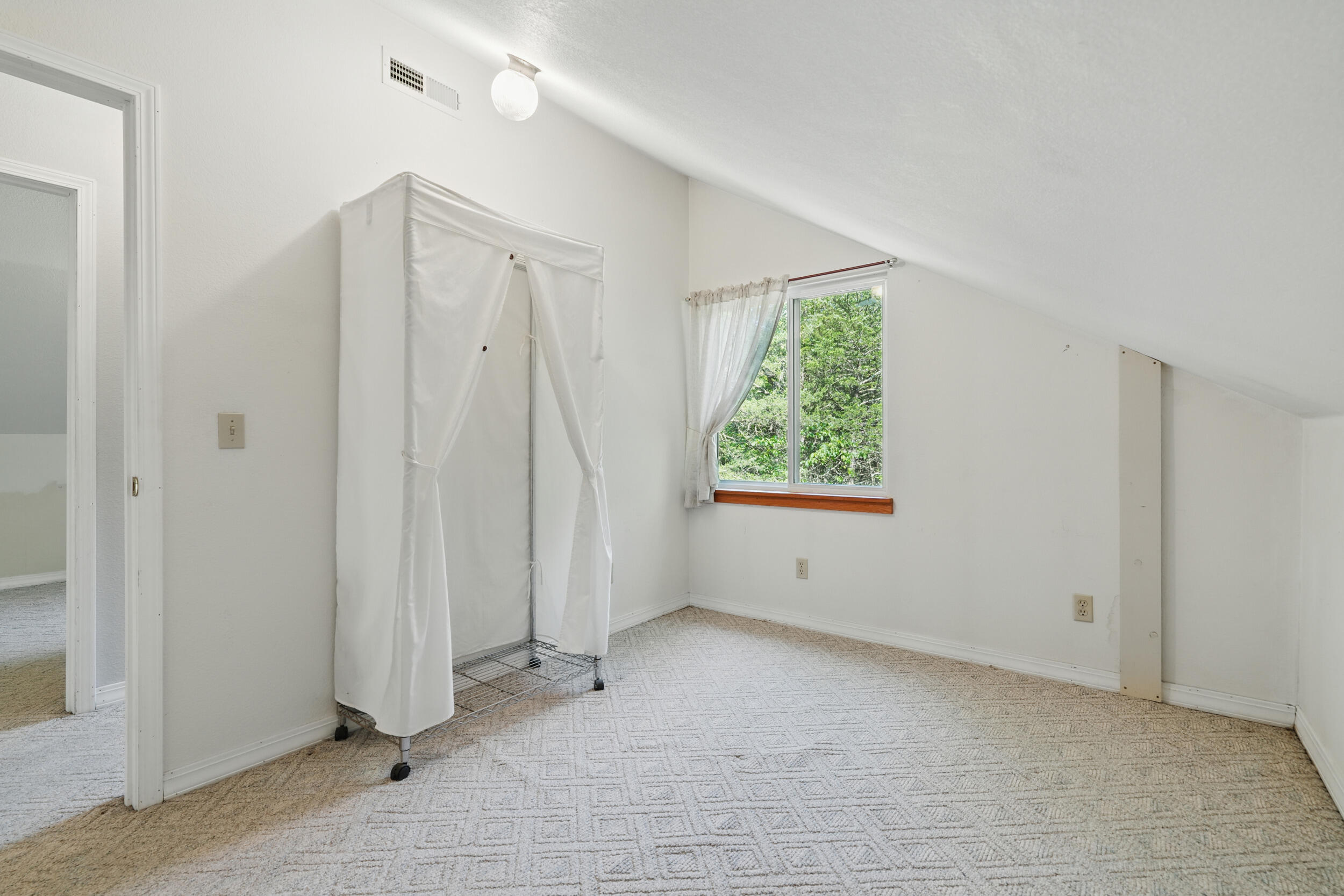 123 Half Circle Circle Property Photo 24