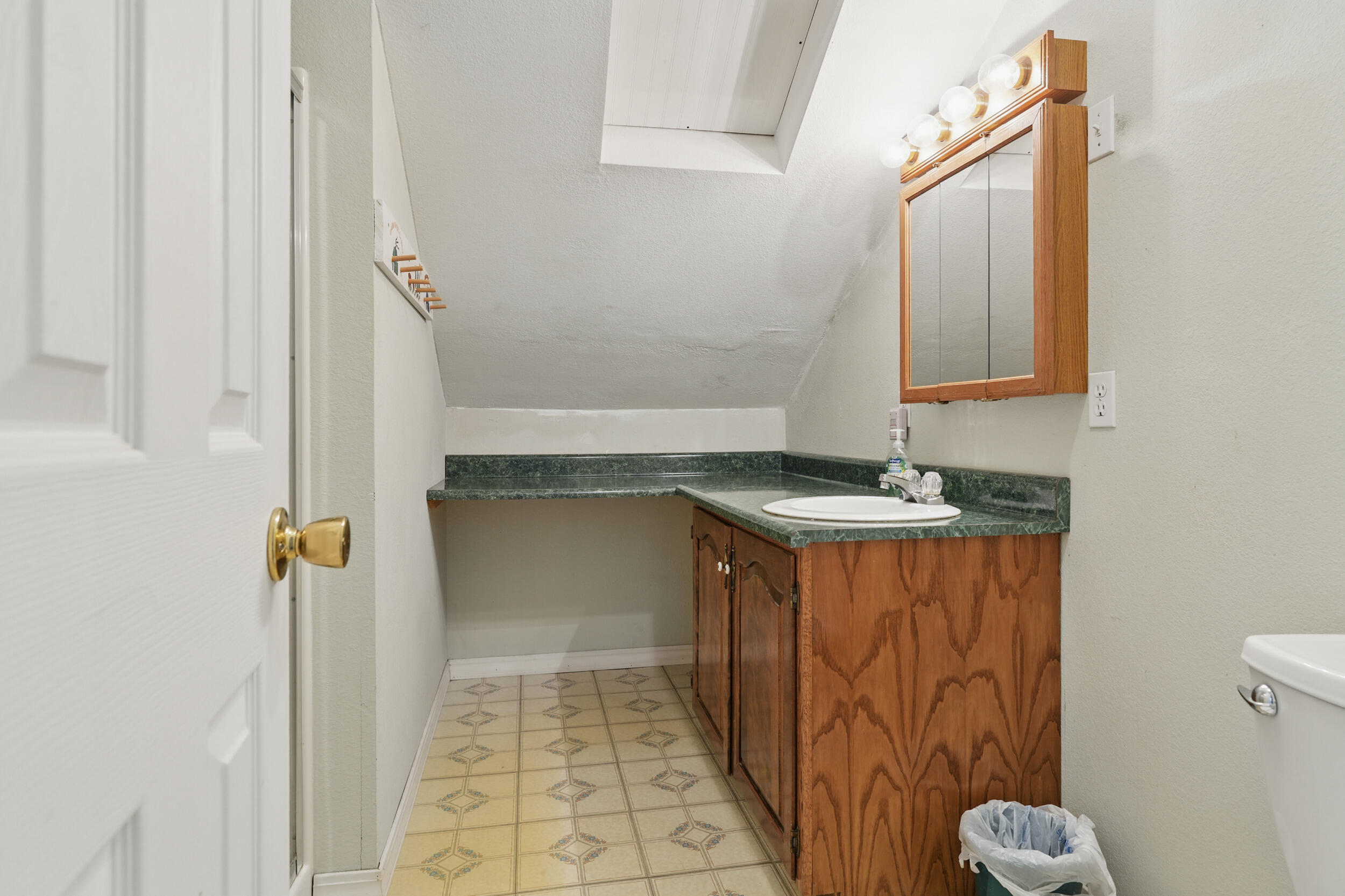 123 Half Circle Circle Property Photo 29