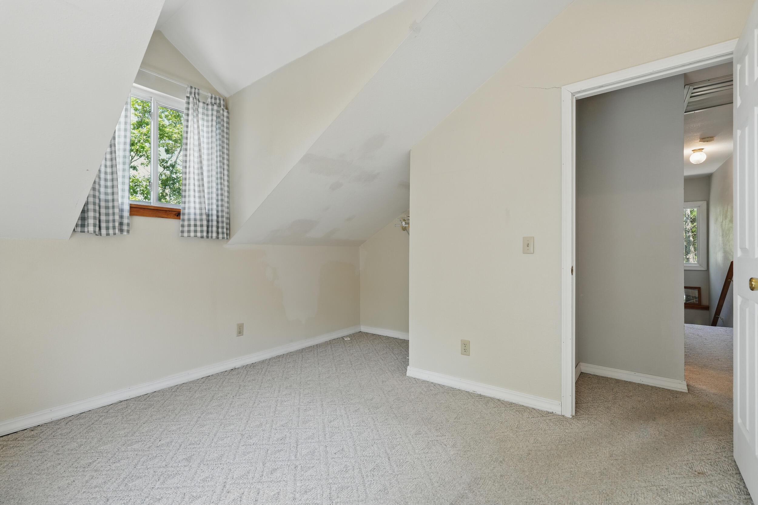 123 Half Circle Circle Property Photo 34