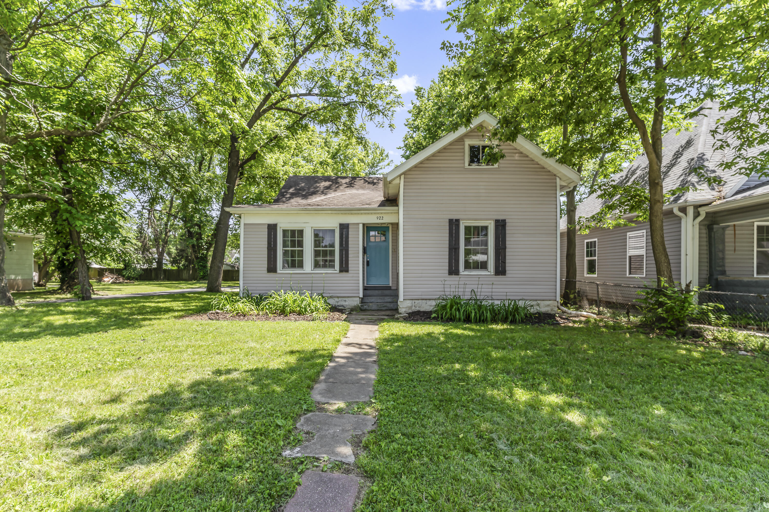 922 West Elm Street