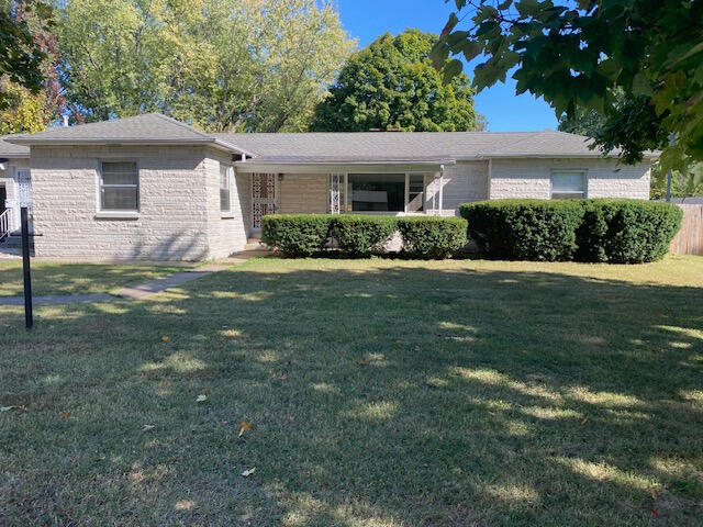 2166 South Lone Pine Avenue Property Photo 1