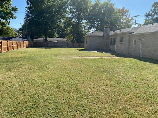 2166 South Lone Pine Avenue Property Photo 5