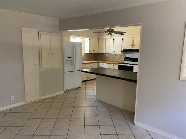 2166 South Lone Pine Avenue Property Photo 11