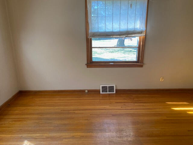 2166 South Lone Pine Avenue Property Photo 12