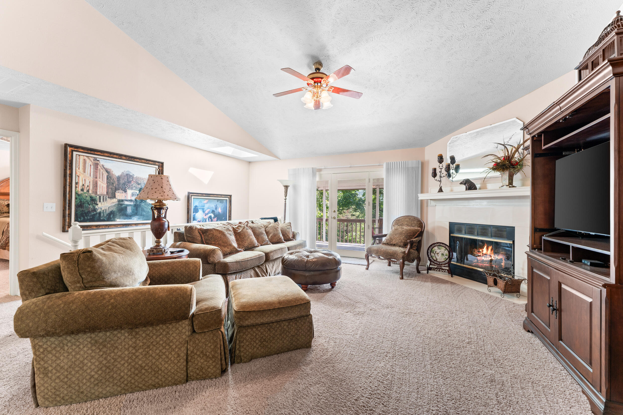 200 Eagle Pointe Drive Property Photo 1