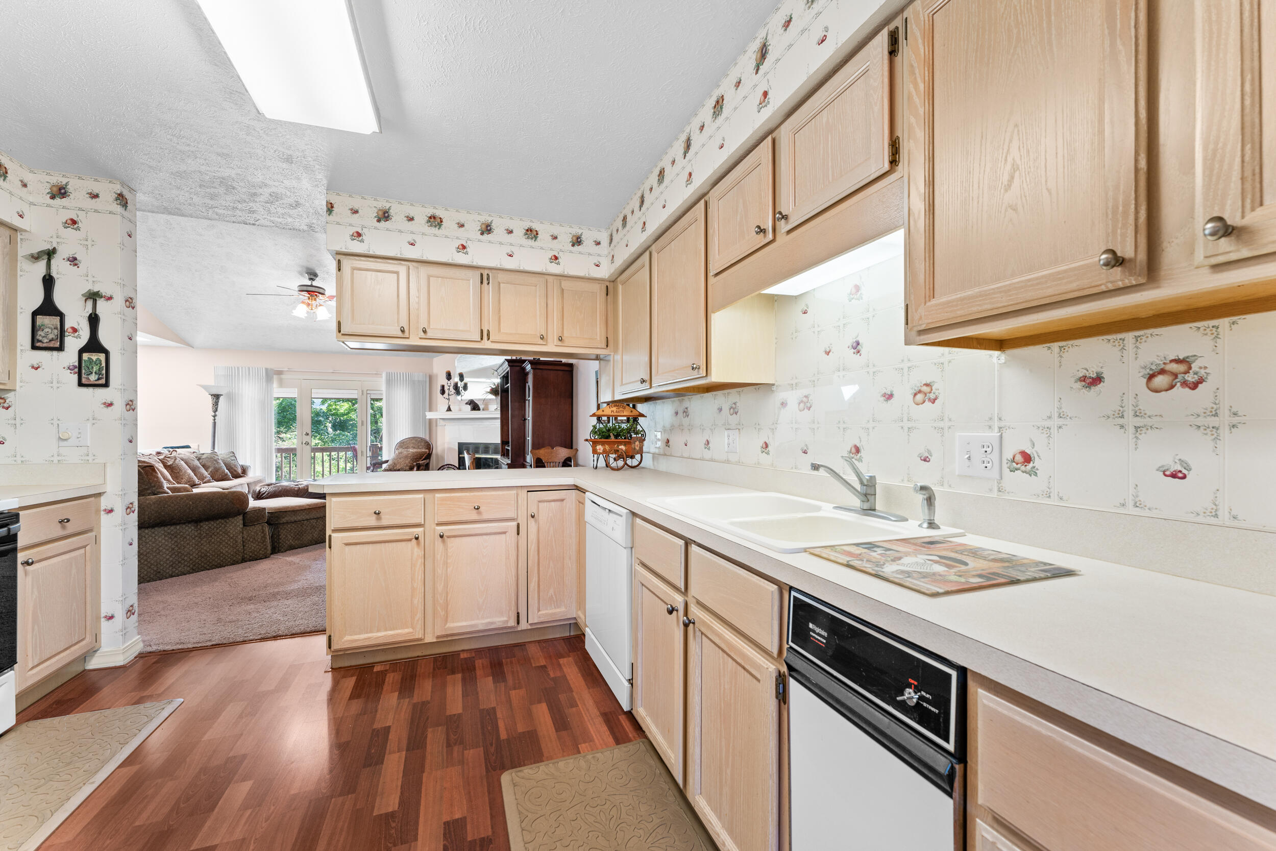 200 Eagle Pointe Drive Property Photo 8