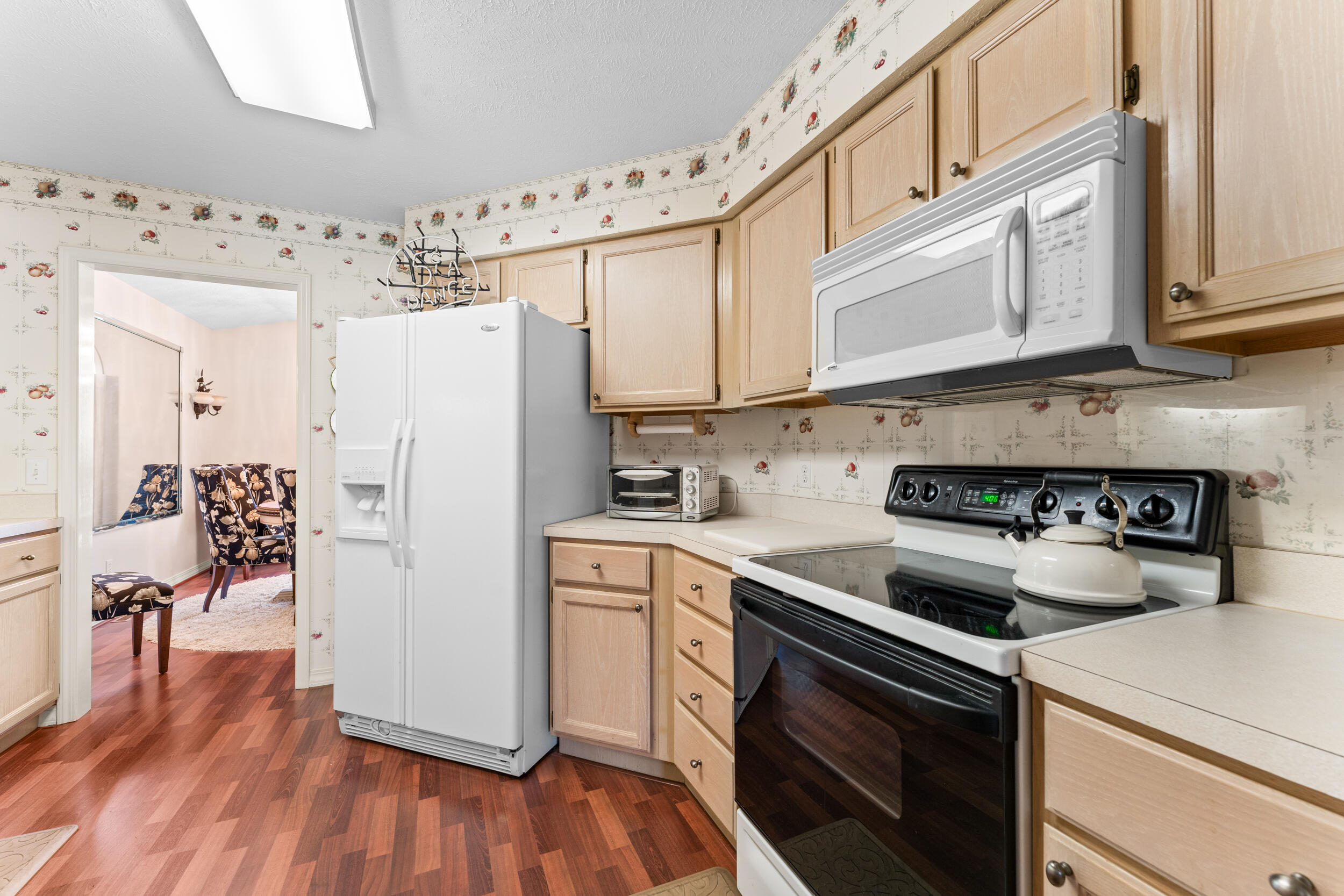 200 Eagle Pointe Drive Property Photo 9
