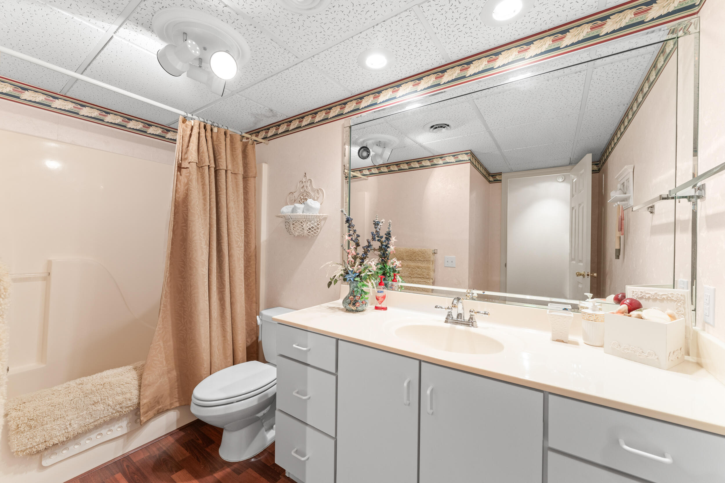 200 Eagle Pointe Drive Property Photo 26