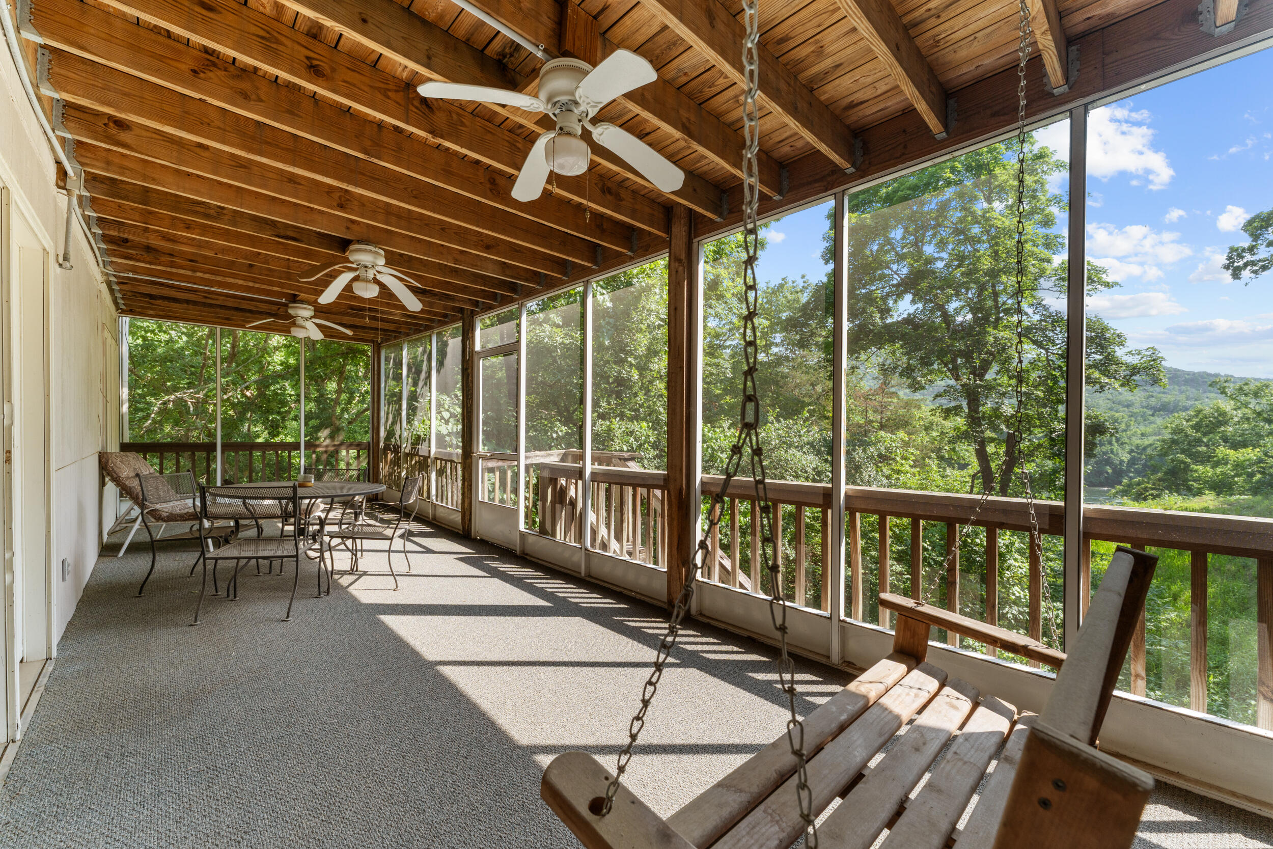 200 Eagle Pointe Drive Property Photo 28