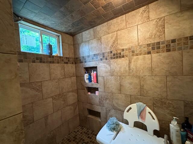 3200 Driftwood Road Property Photo 17