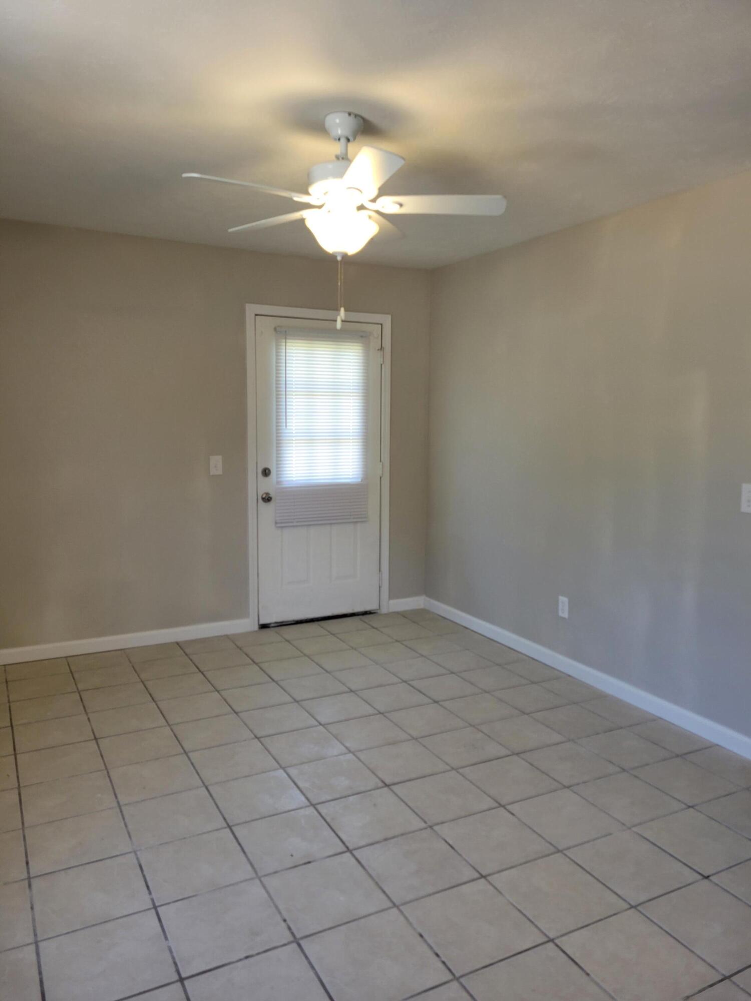 809 Elm Avenue Property Photo 3