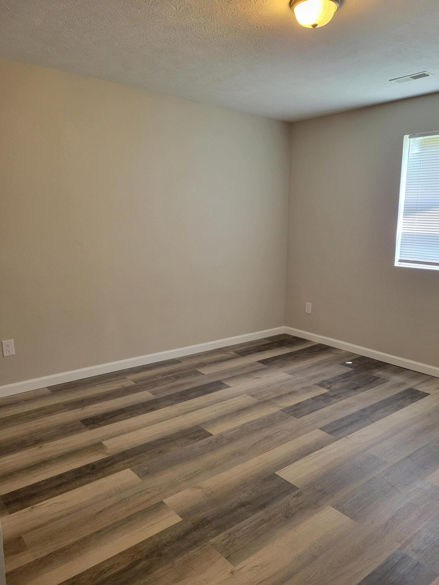 809 Elm Avenue Property Photo 6