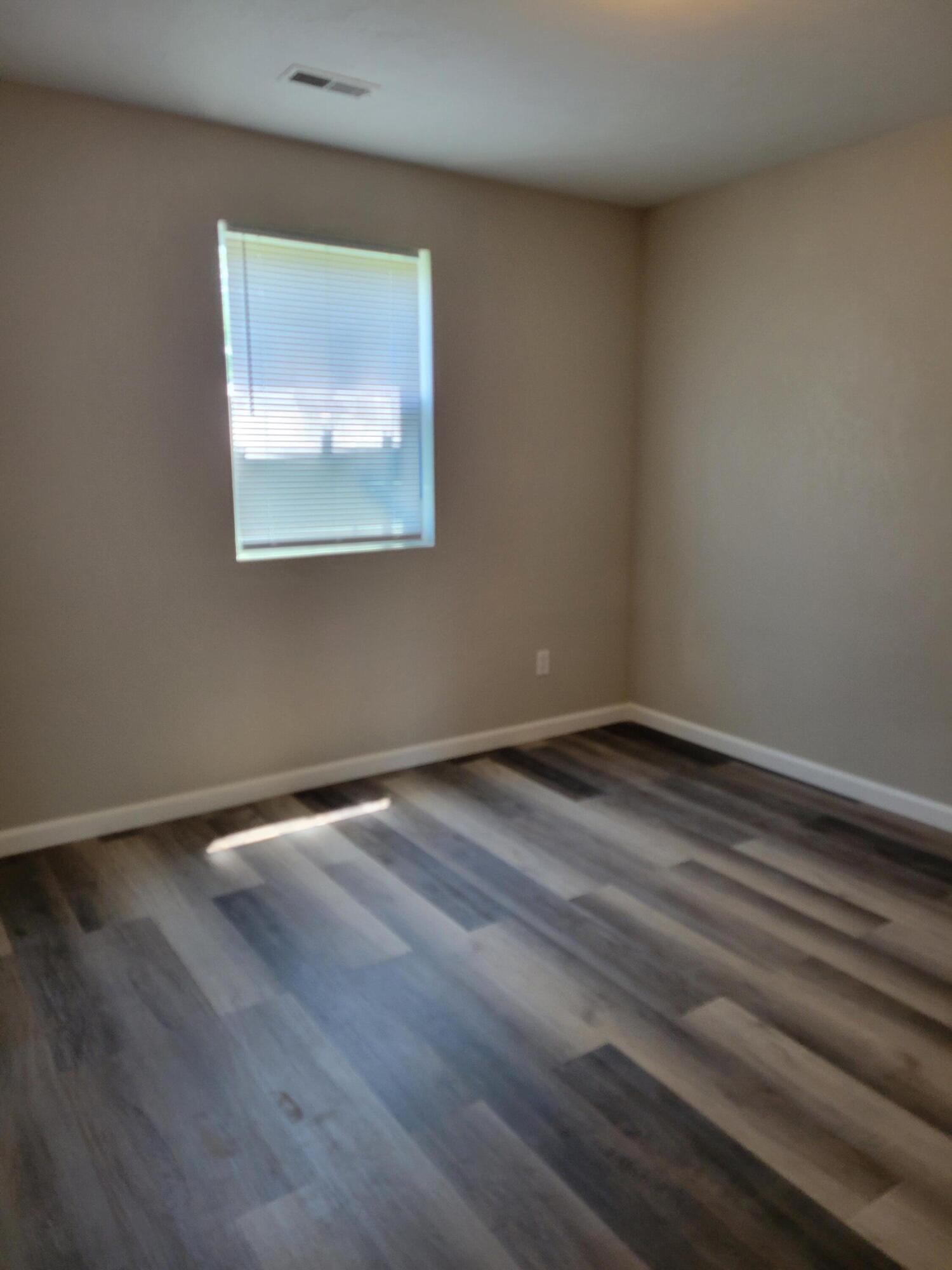 809 Elm Avenue Property Photo 7