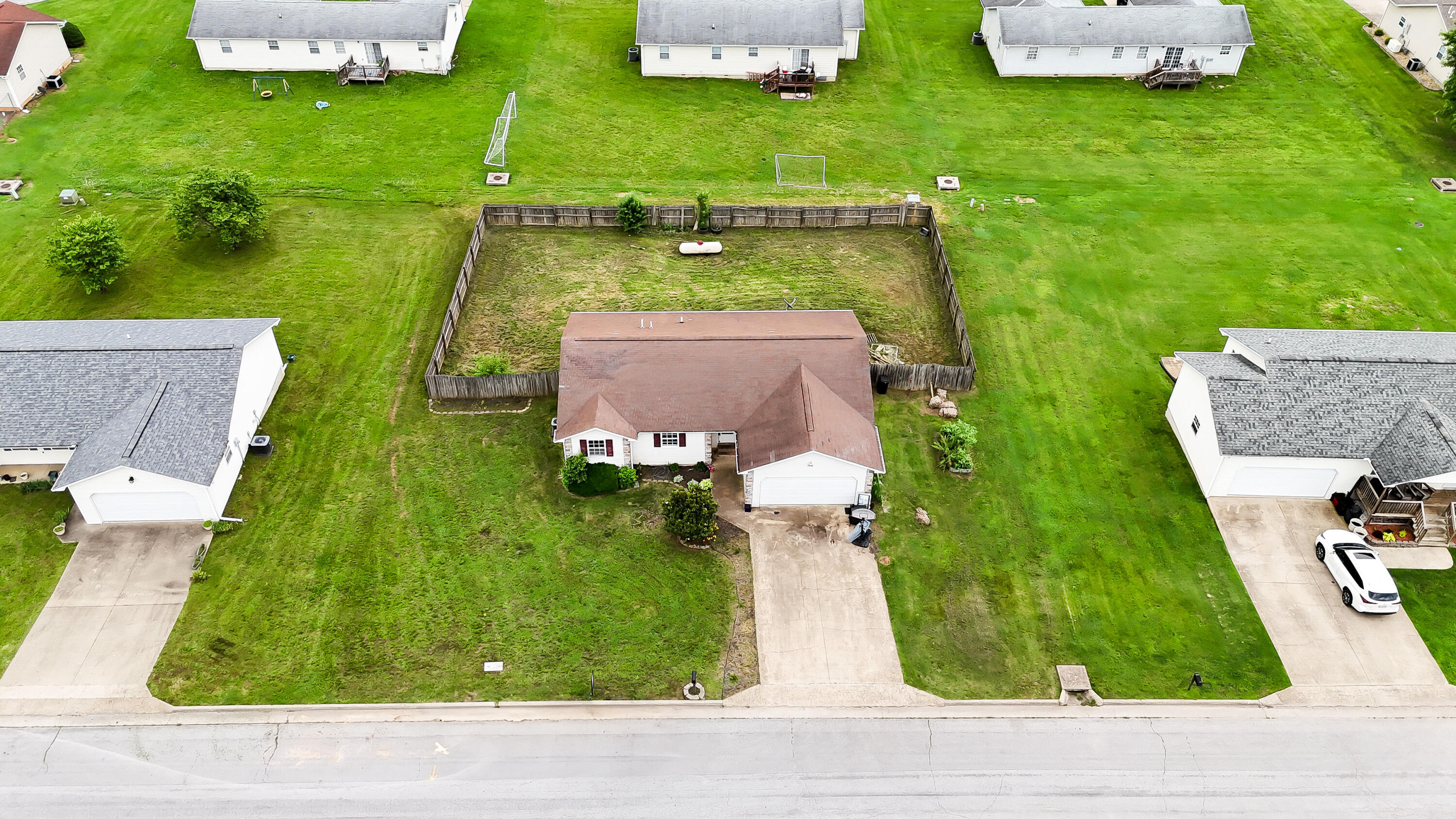 1708 Tiffany Street Property Photo 3