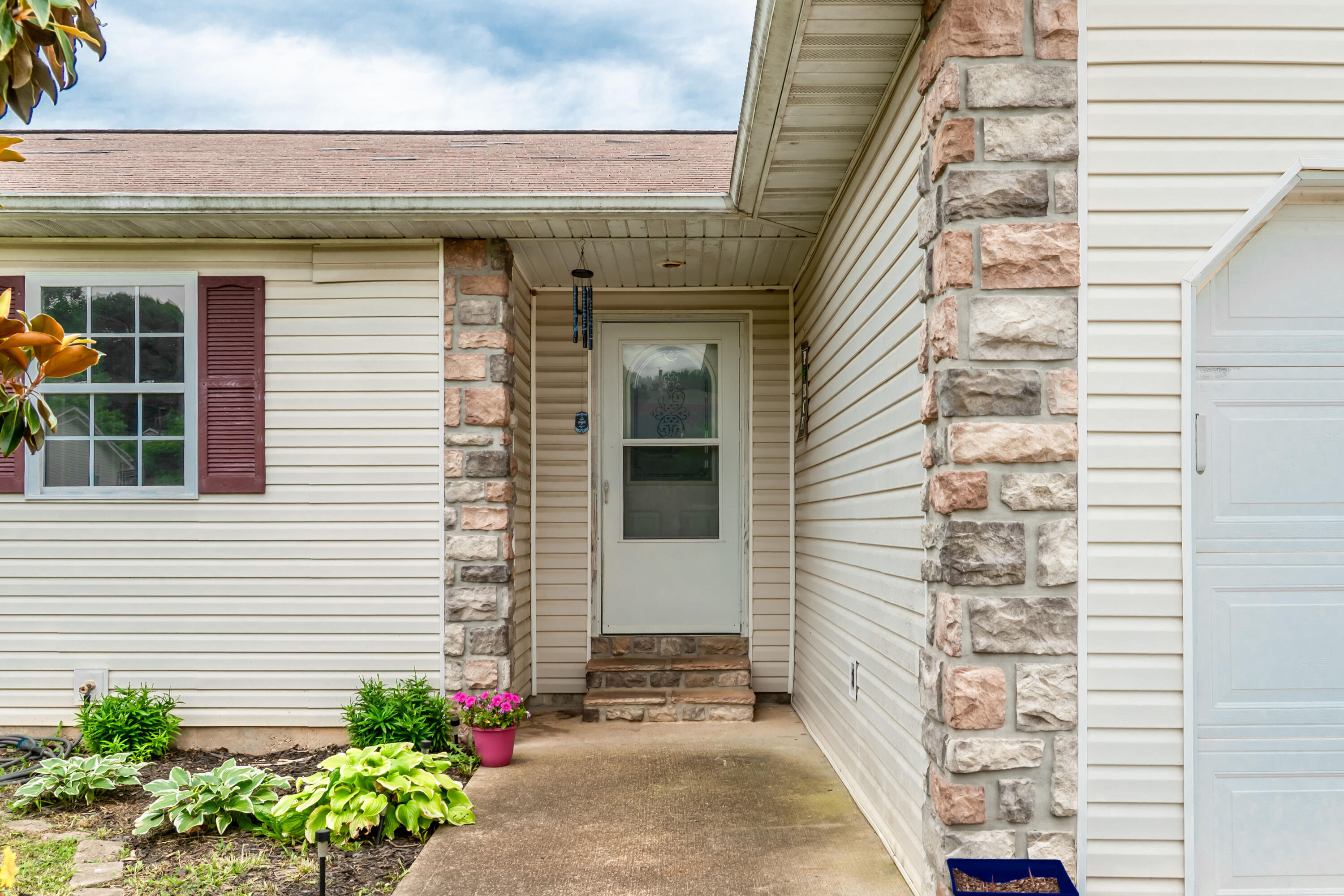 1708 Tiffany Street Property Photo 15