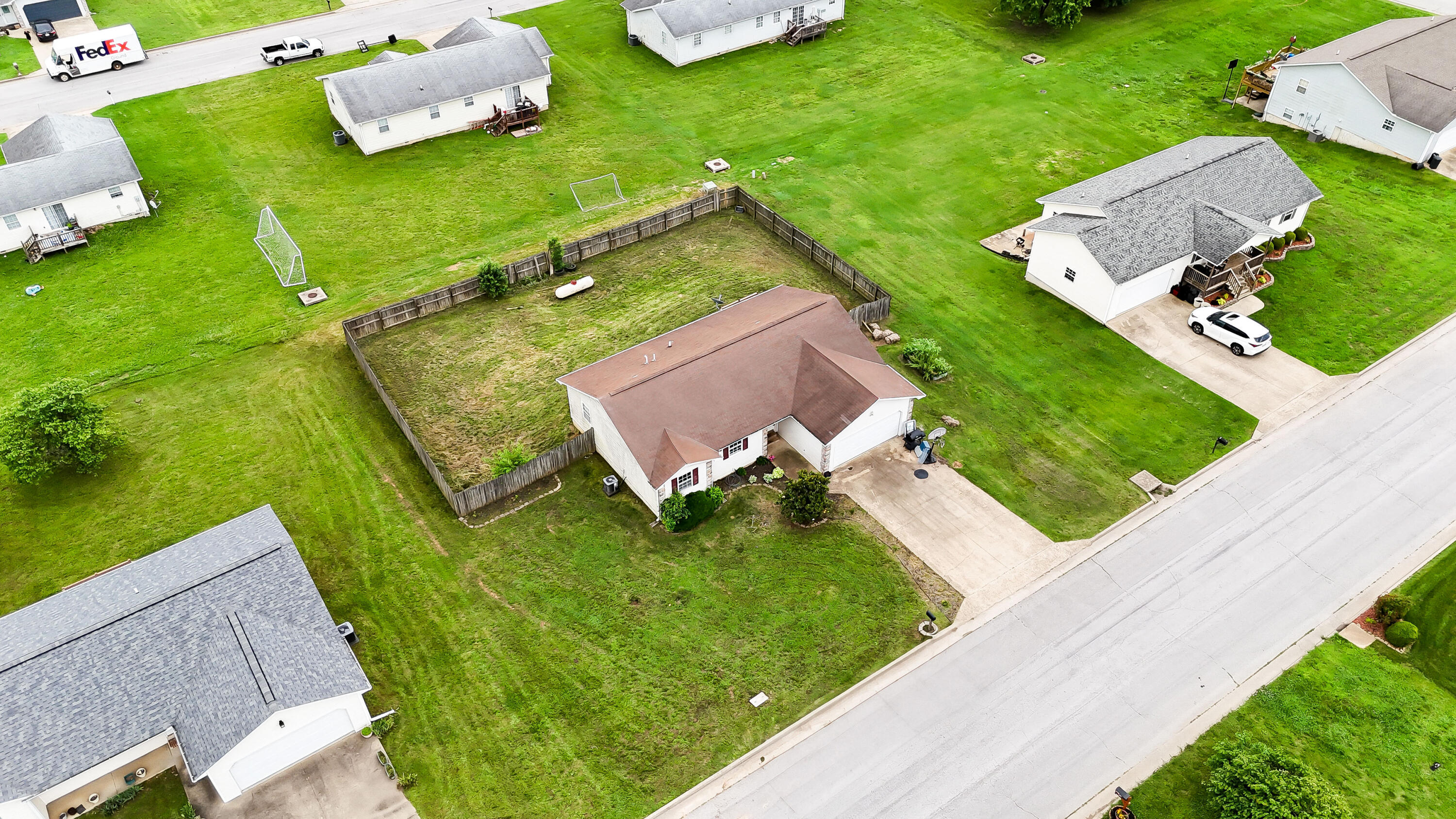 1708 Tiffany Street Property Photo 20