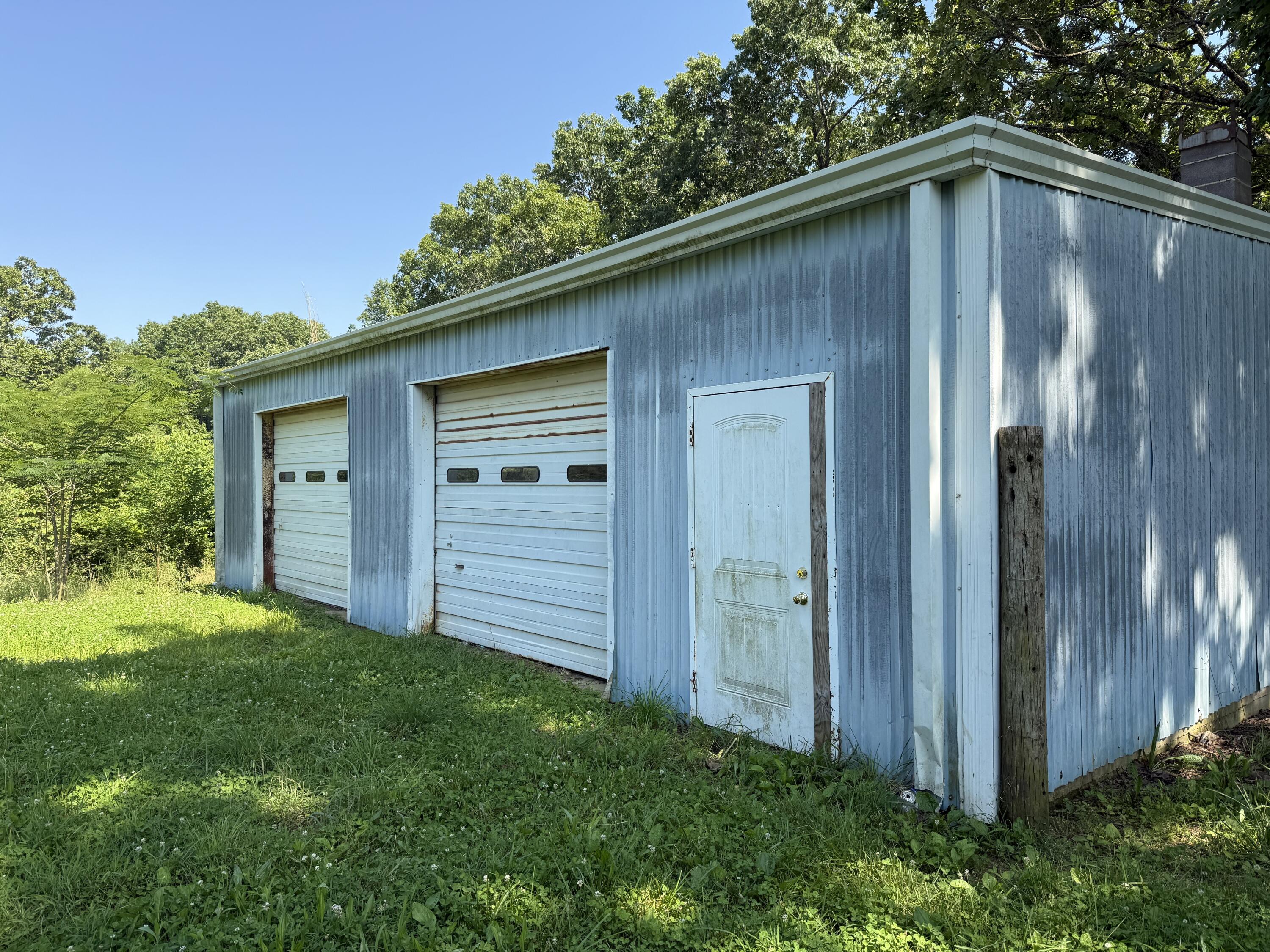 852 County Road 1280 Property Photo 2