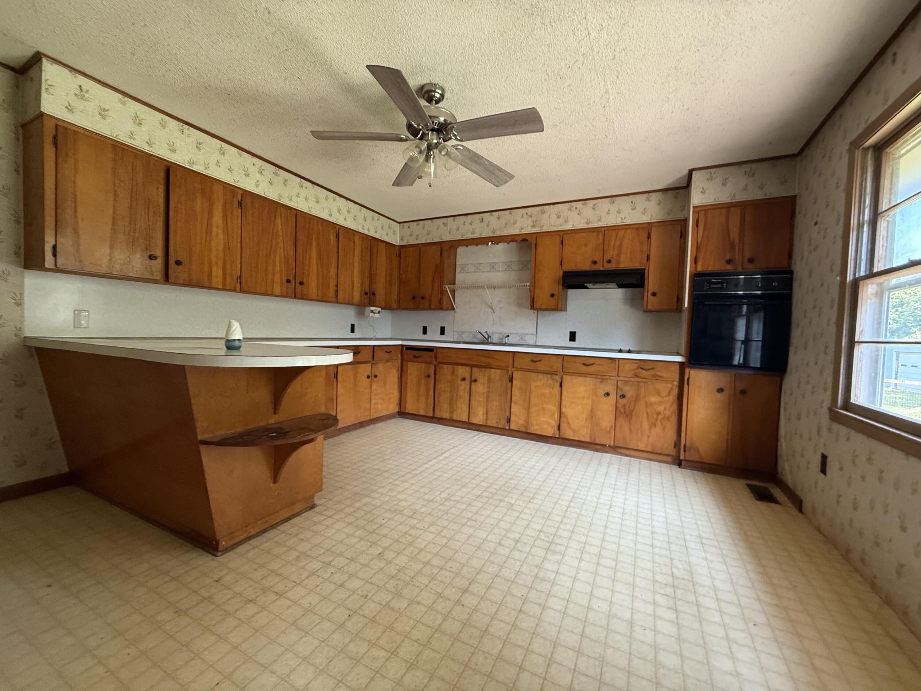 852 County Road 1280 Property Photo 6