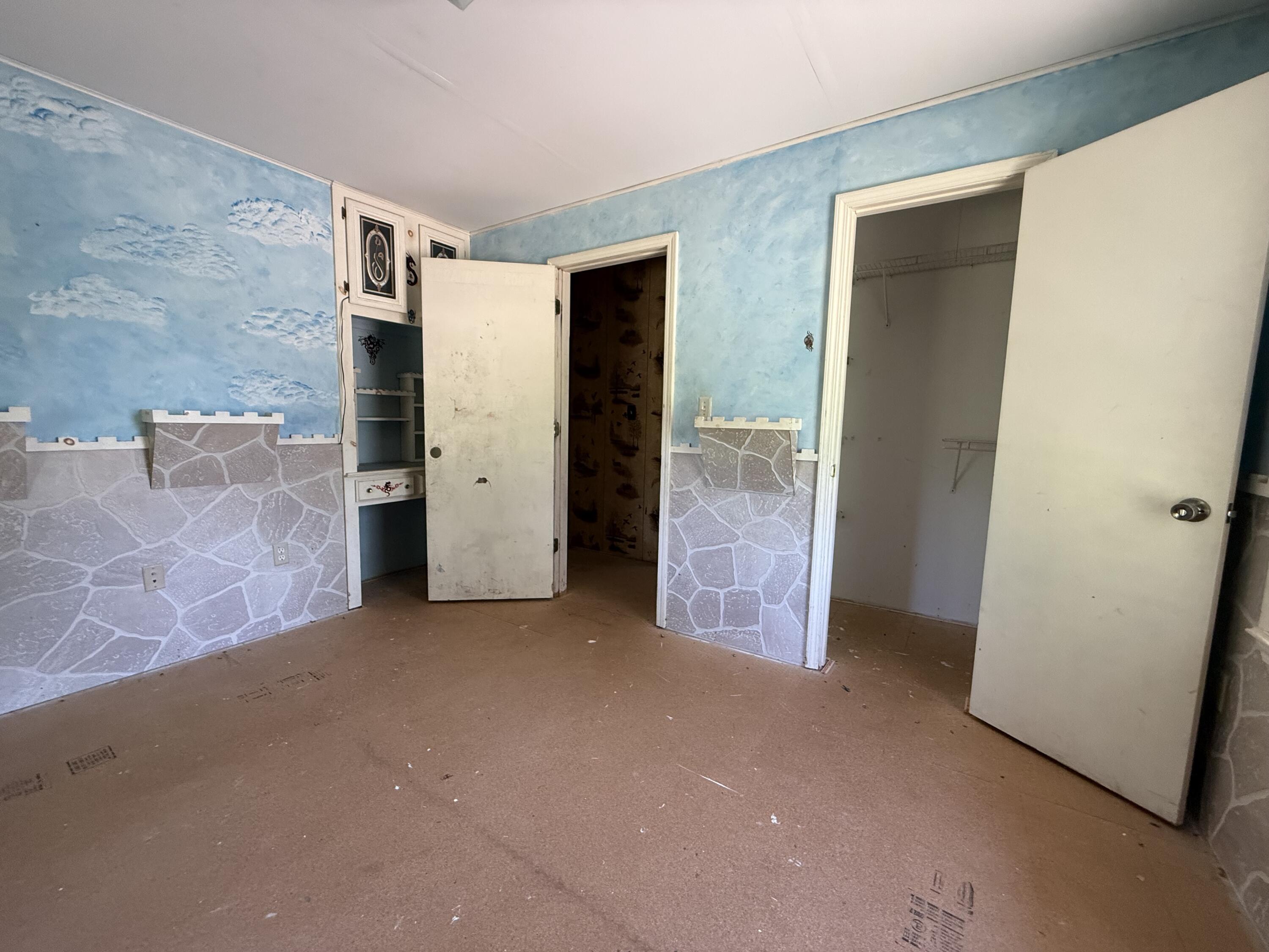 852 County Road 1280 Property Photo 8