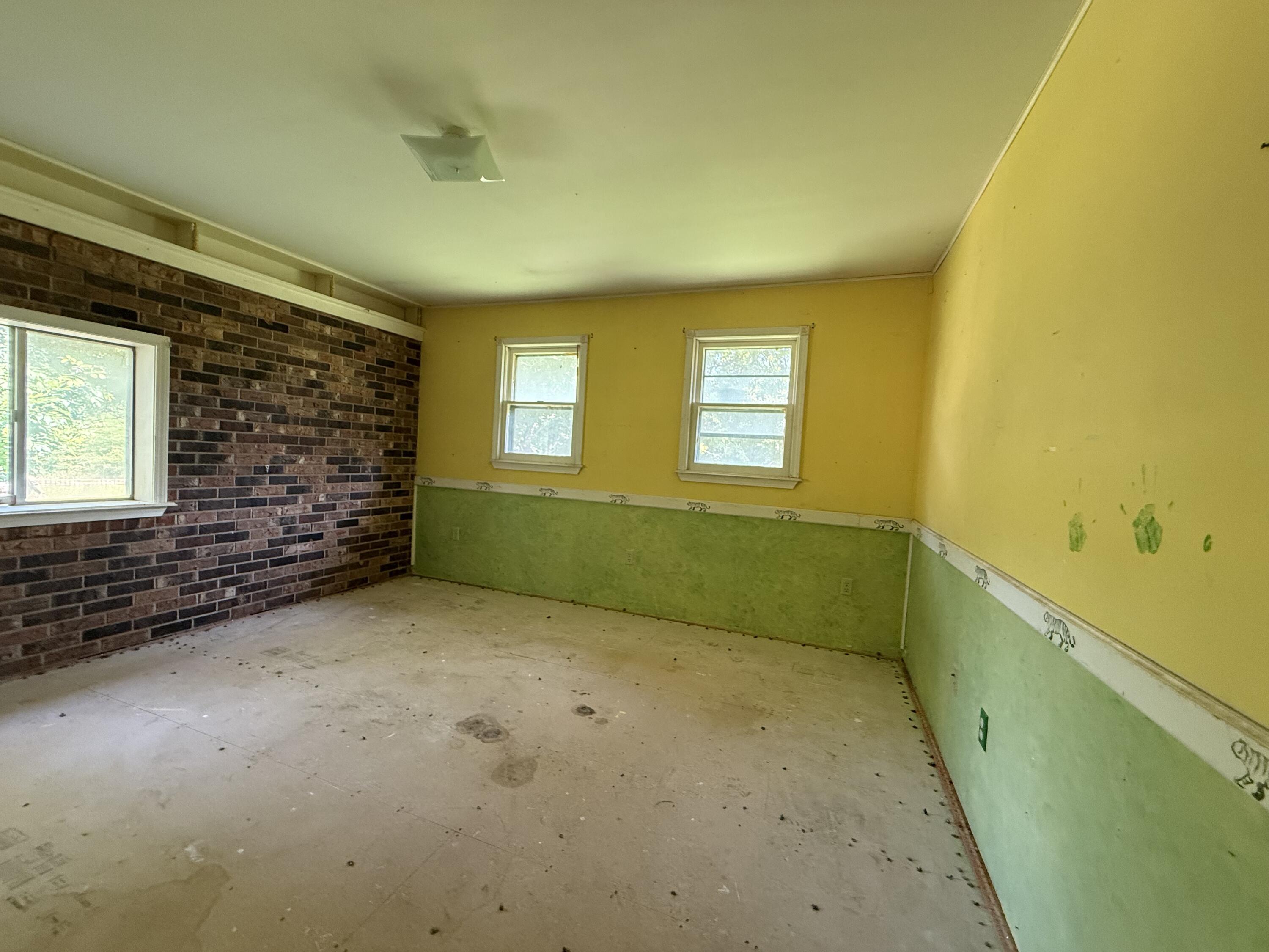 852 County Road 1280 Property Photo 10