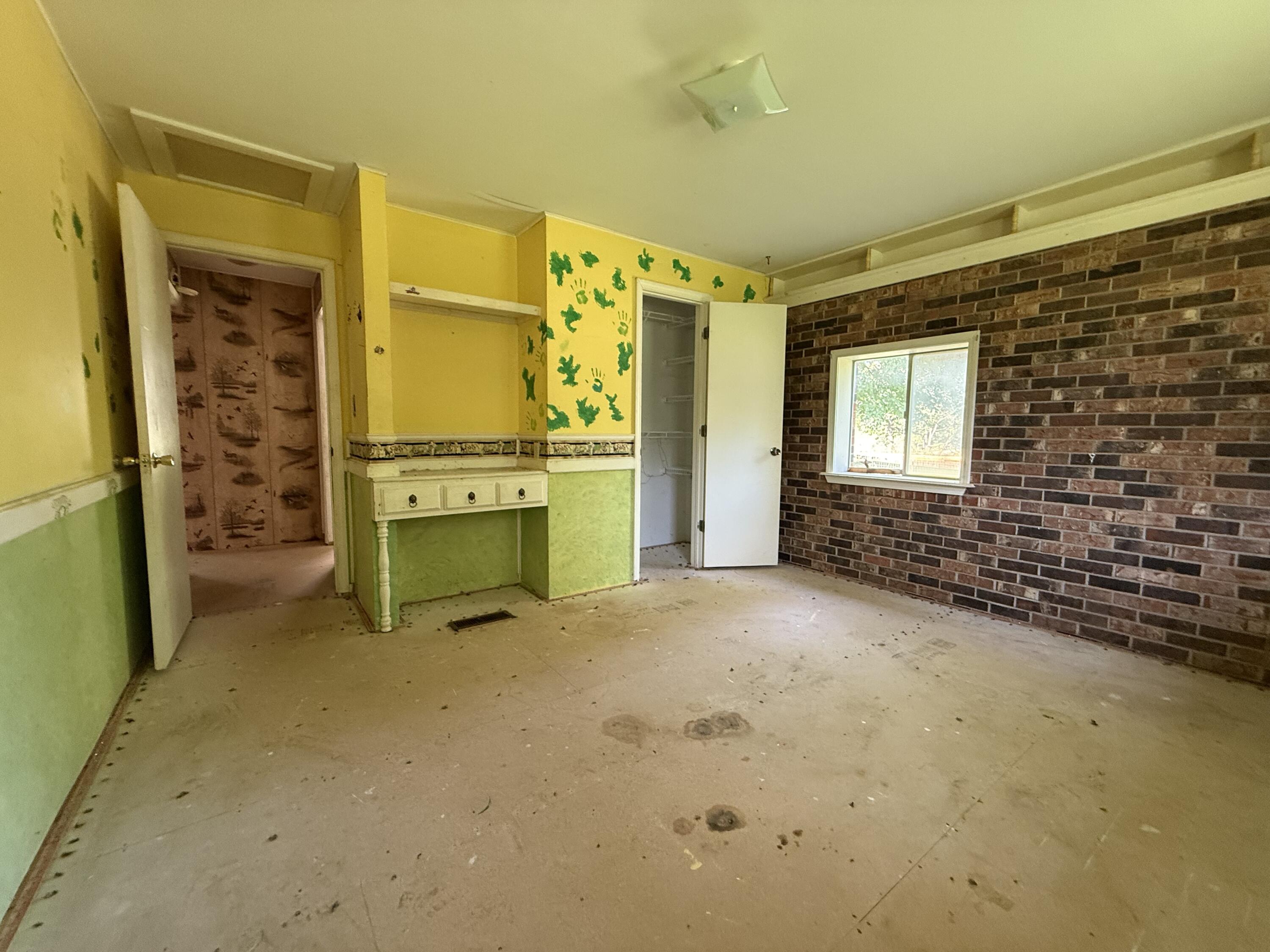 852 County Road 1280 Property Photo 11