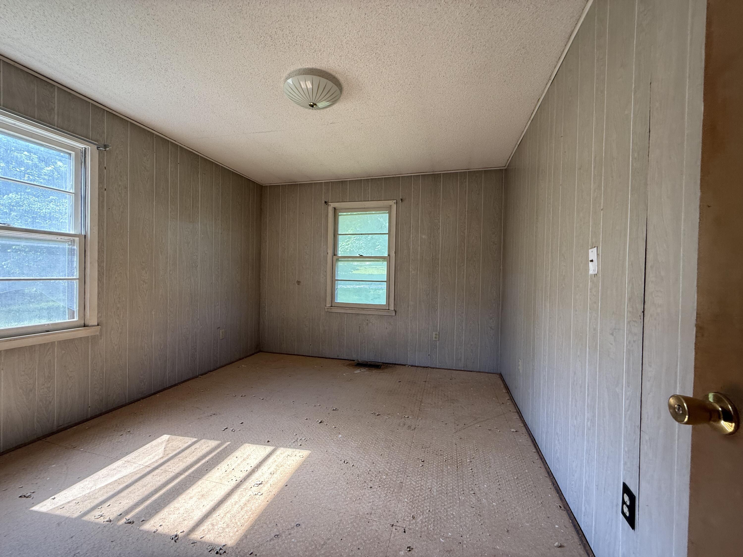 852 County Road 1280 Property Photo 17