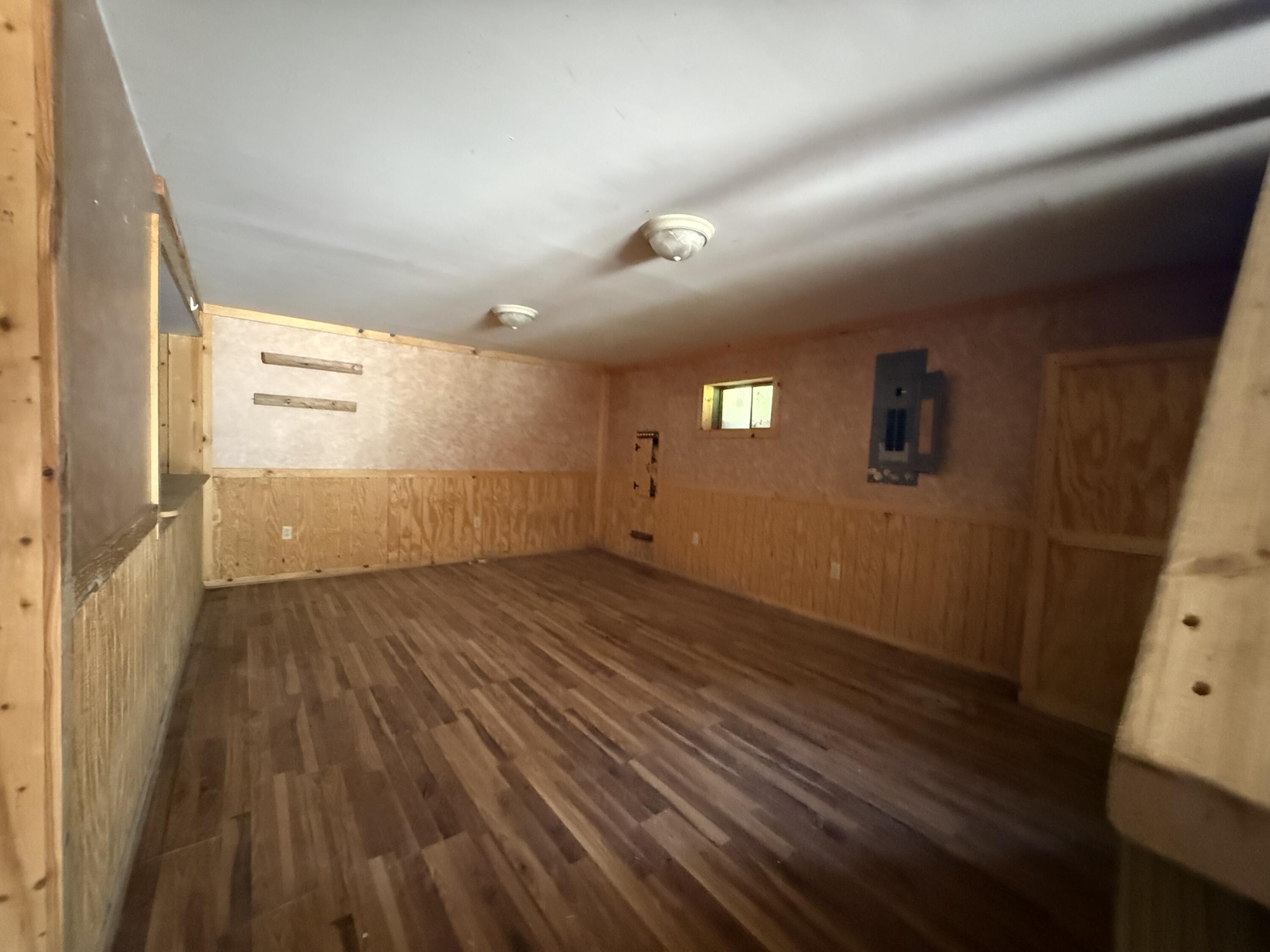 852 County Road 1280 Property Photo 21