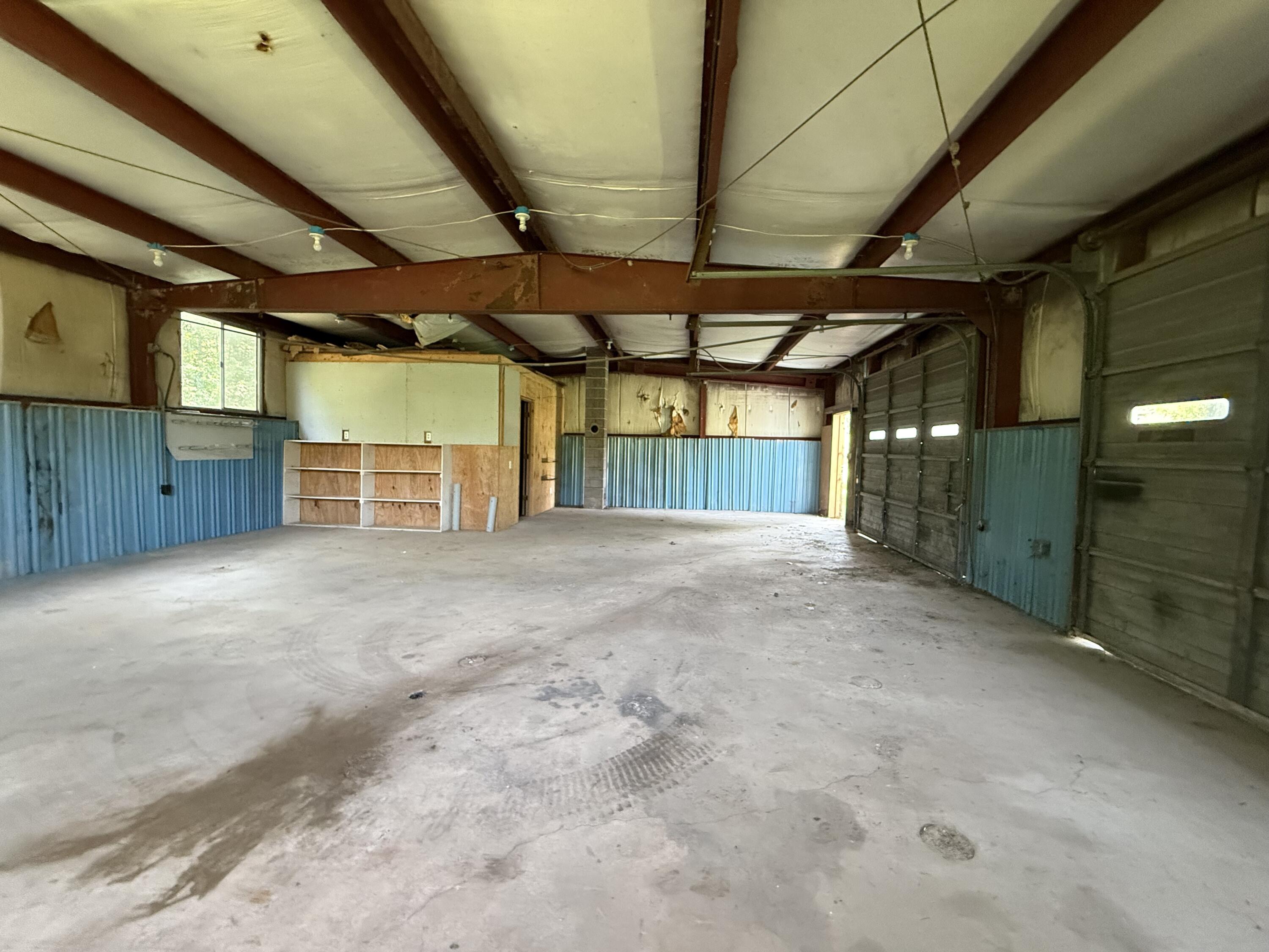 852 County Road 1280 Property Photo 25