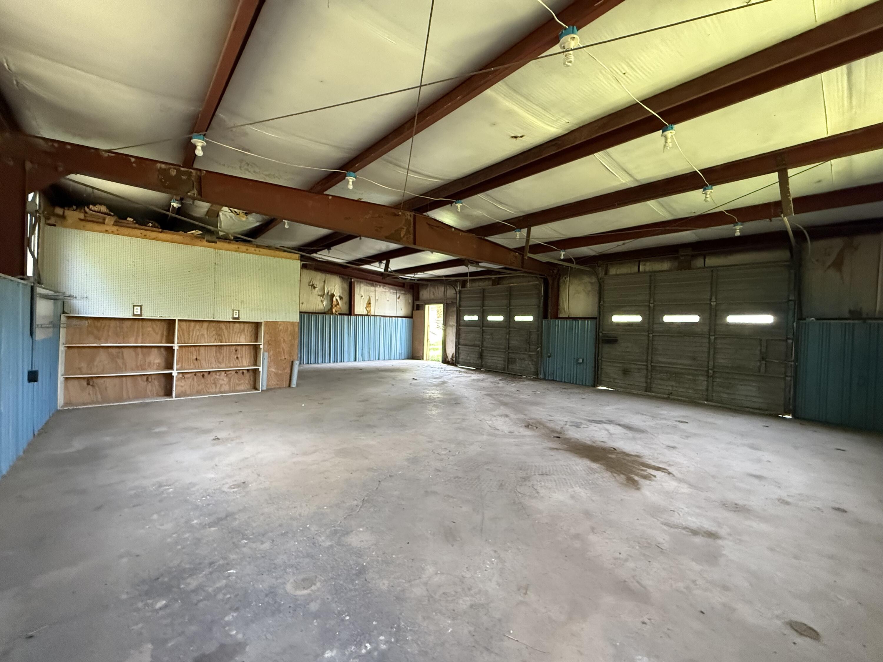 852 County Road 1280 Property Photo 26