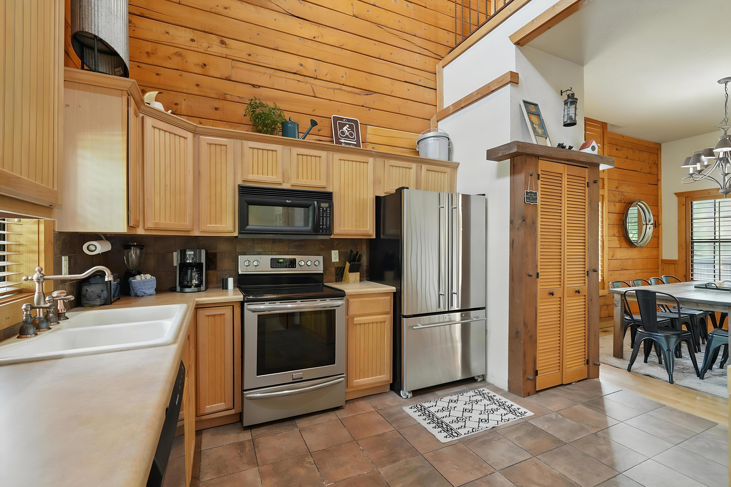 109 Grand Mountain Avenue Property Photo 5