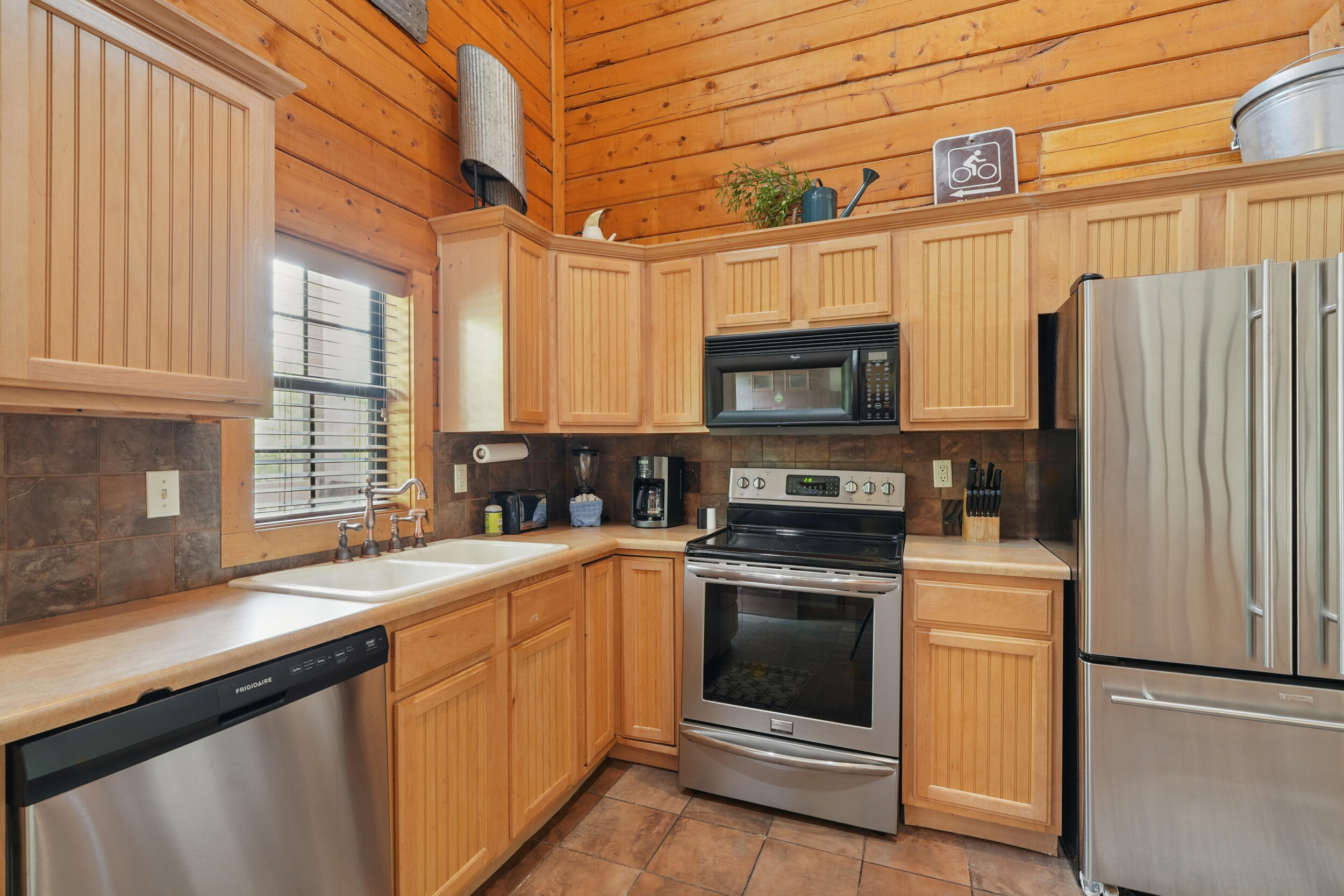 109 Grand Mountain Avenue Property Photo 6