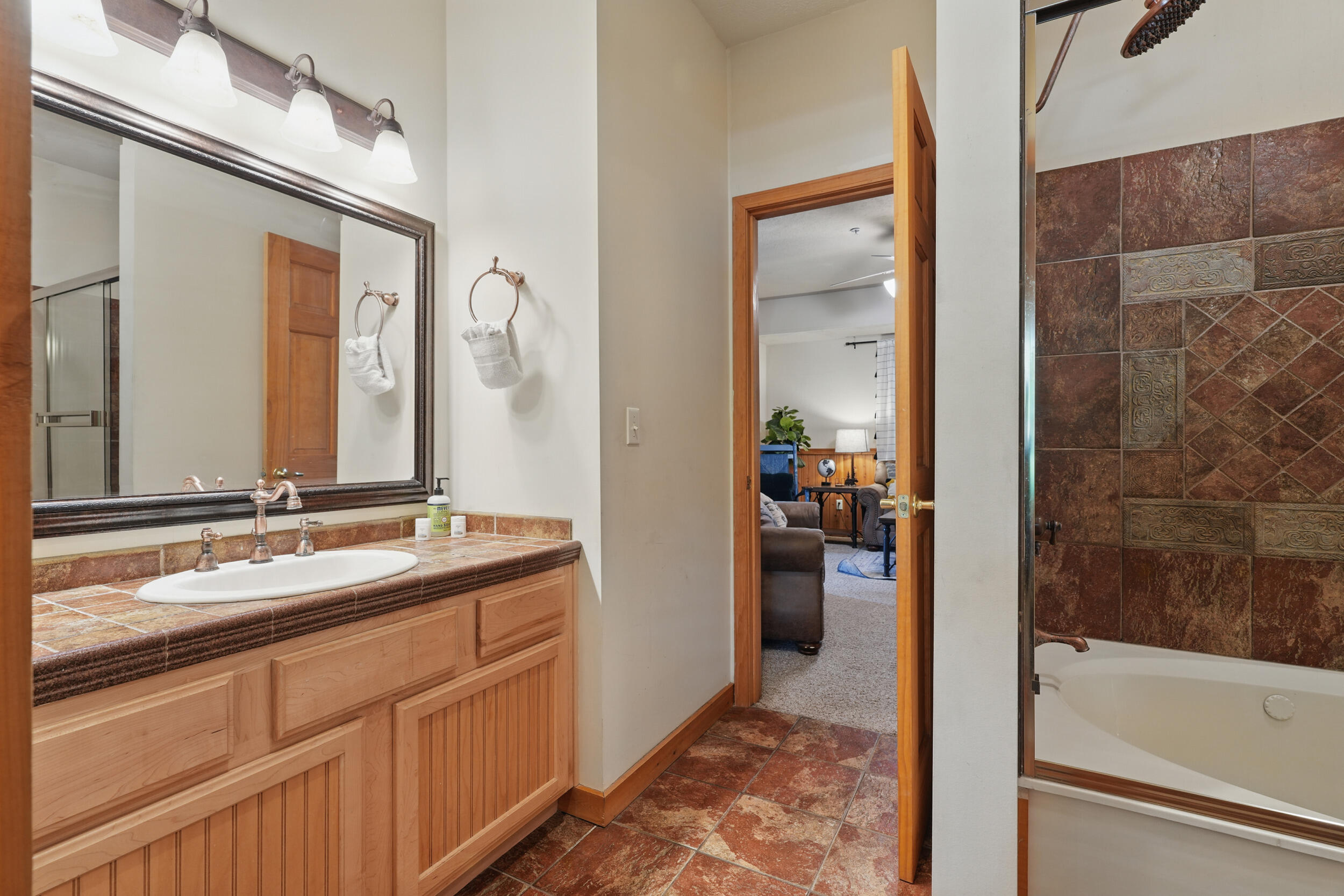 109 Grand Mountain Avenue Property Photo 25